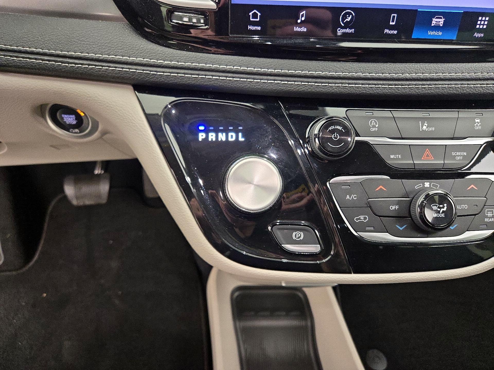 Thumbnail: 2022 Chrysler Pacifica - 17