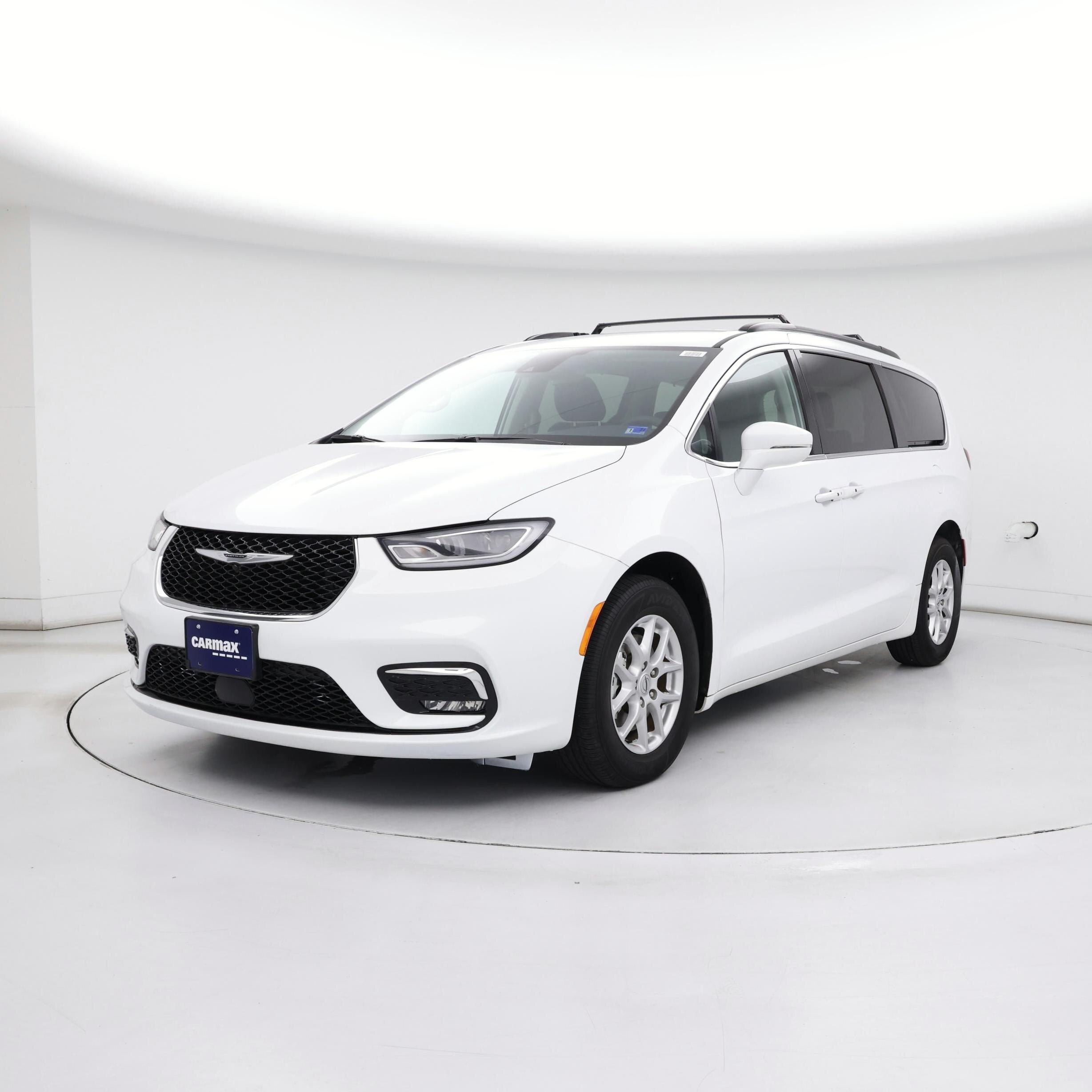 Thumbnail: 2022 Chrysler Pacifica - 4