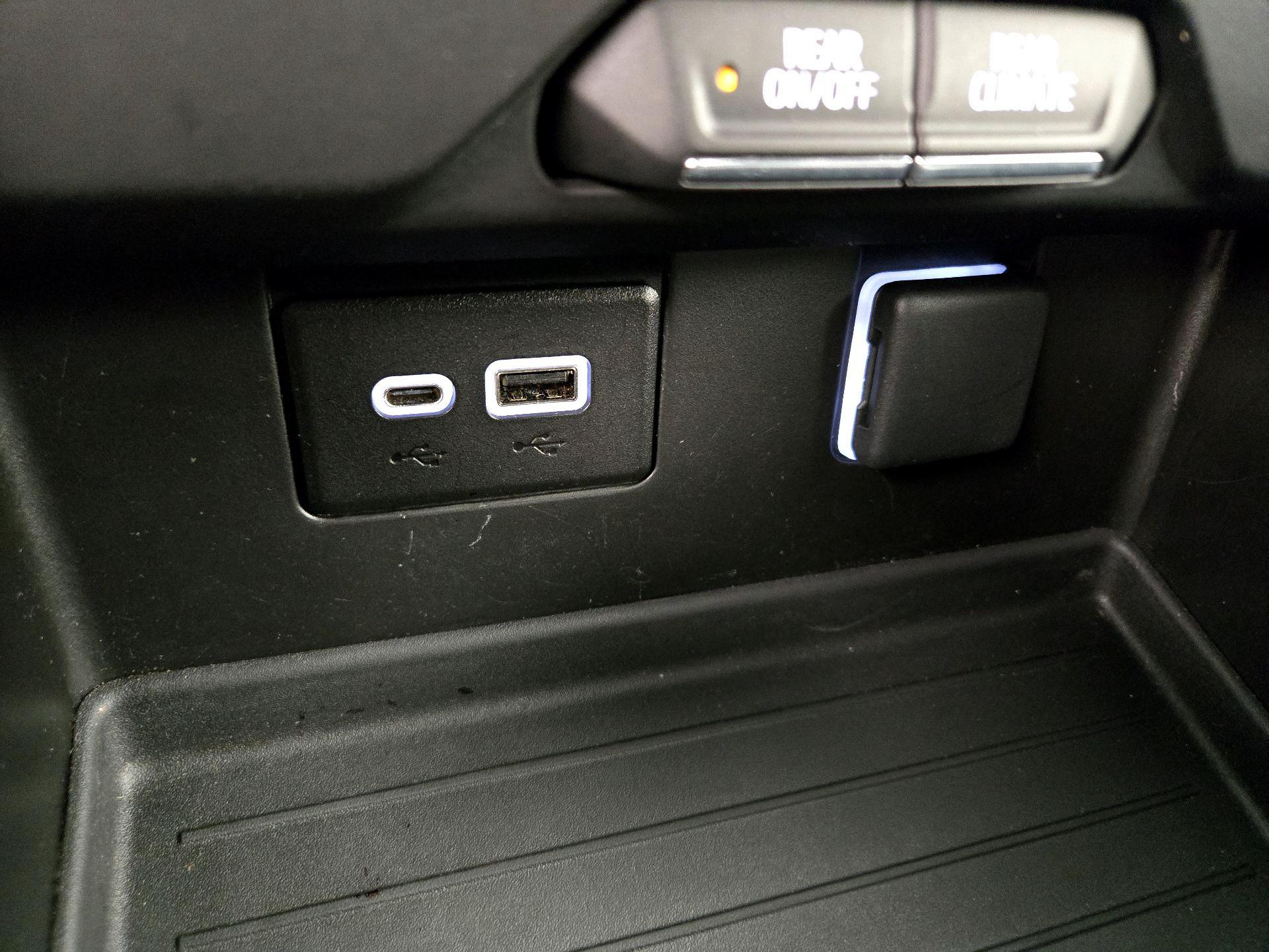 Thumbnail: 2023 GMC Yukon - 18