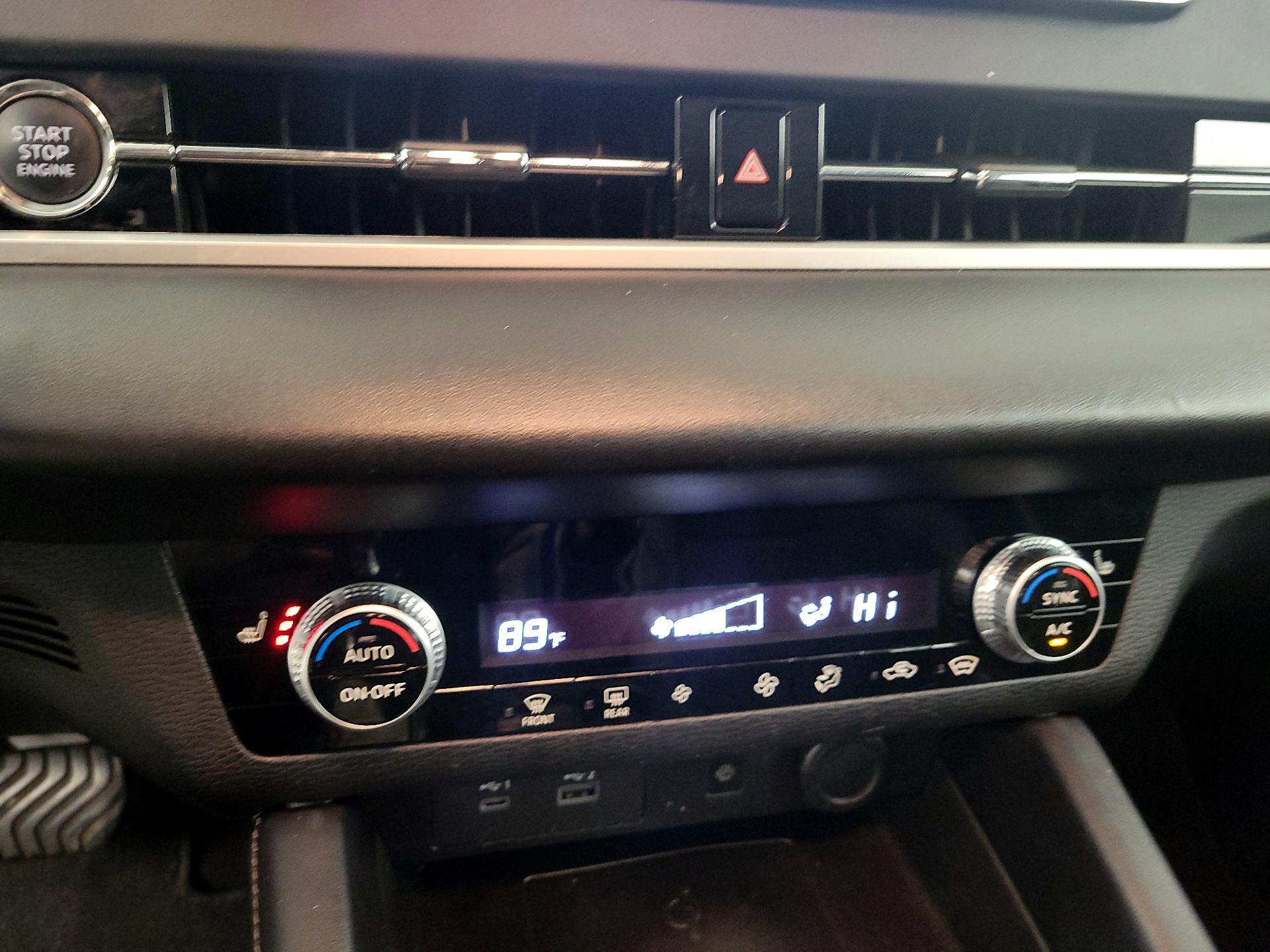 Thumbnail: 2022 Mitsubishi Outlander - 16