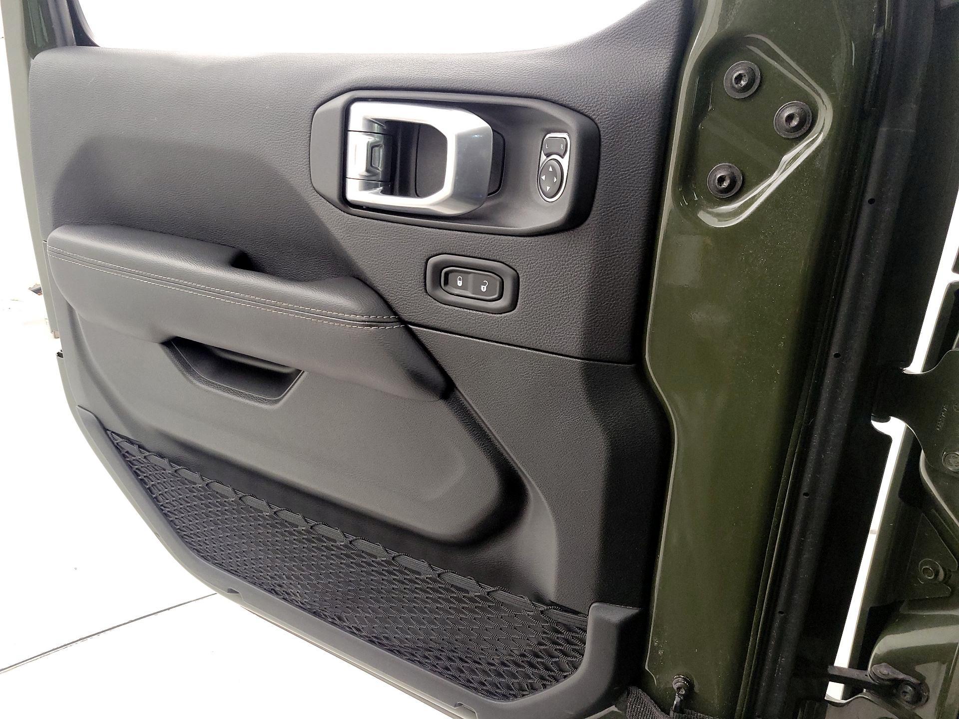 Thumbnail: 2022 Jeep Wrangler - 12