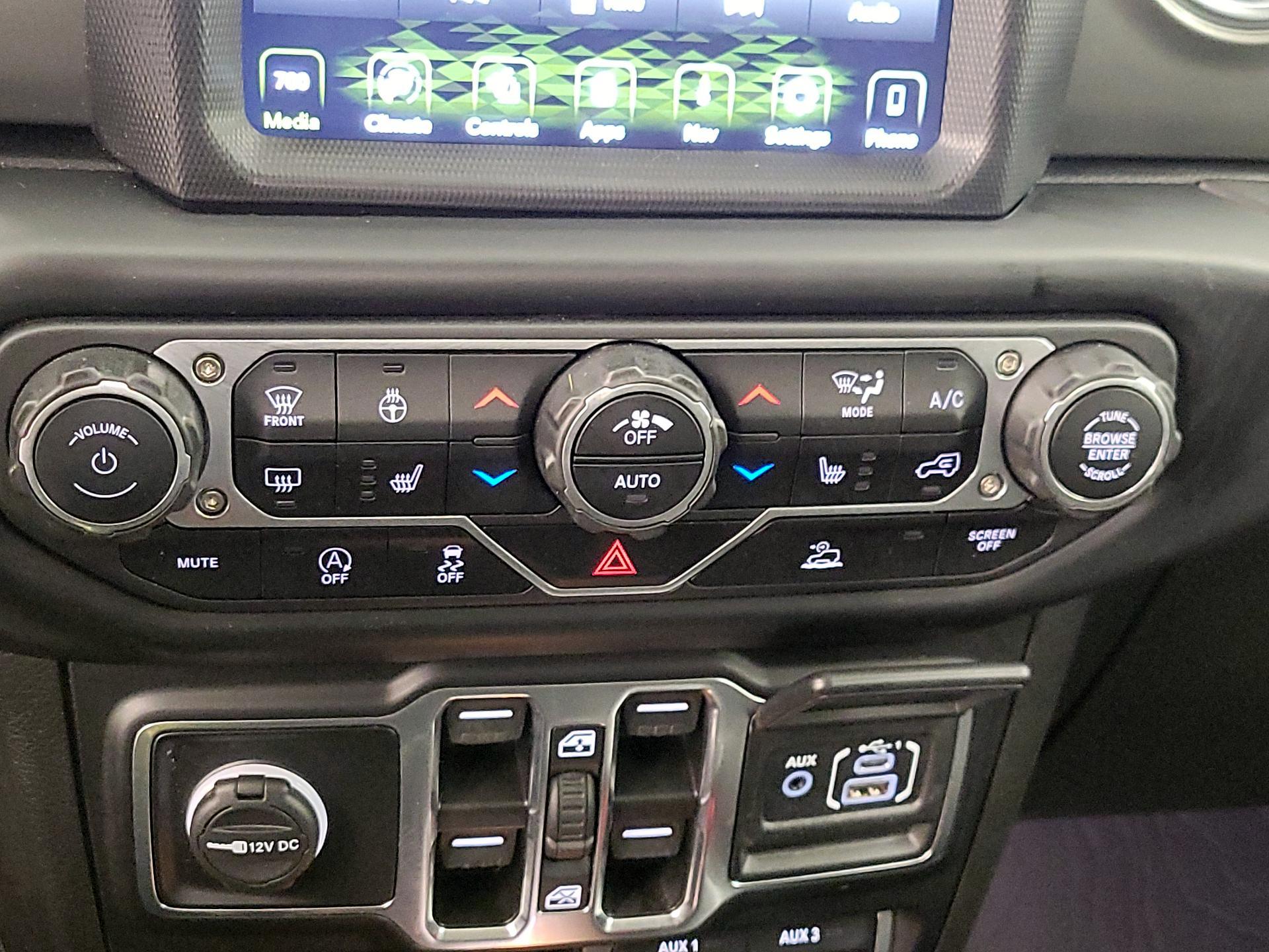 Thumbnail: 2022 Jeep Wrangler - 17