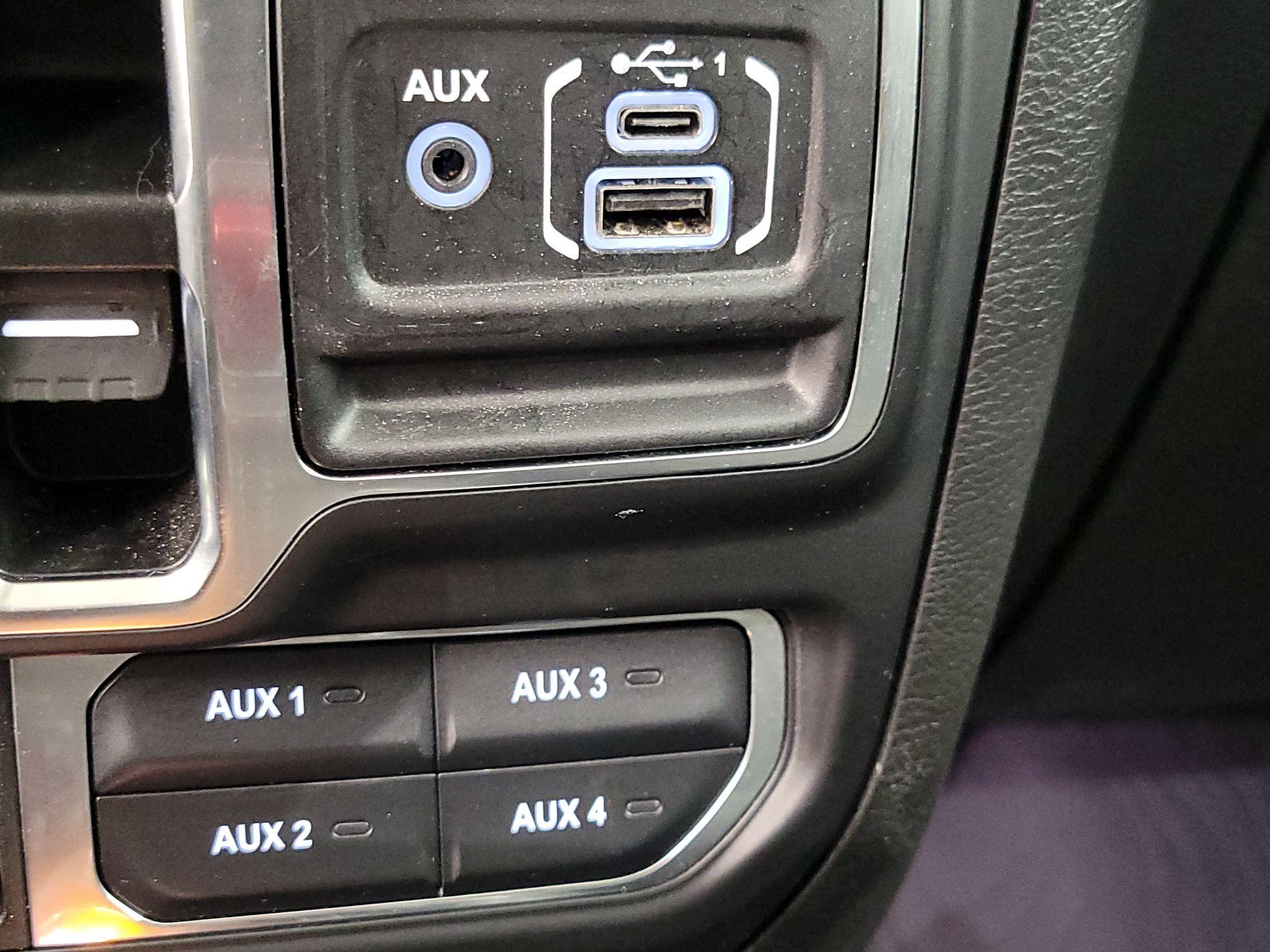 Thumbnail: 2022 Jeep Wrangler - 19