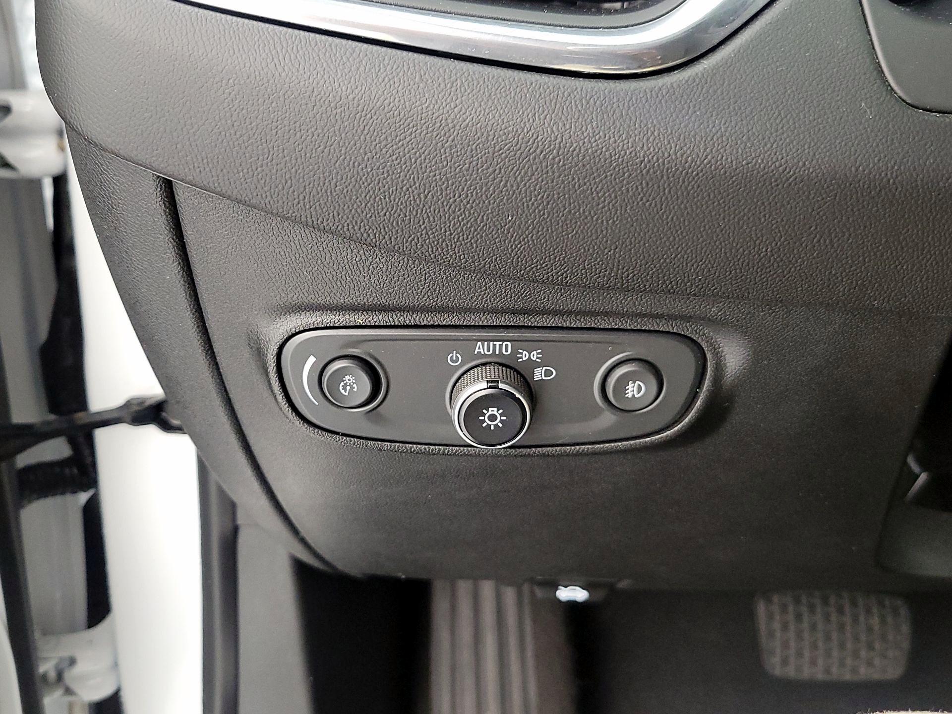 Thumbnail: 2020 Chevrolet Equinox - 13