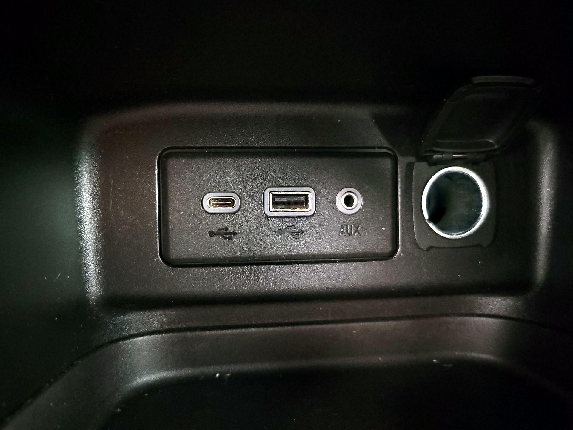 Thumbnail: 2020 Chevrolet Equinox - 18