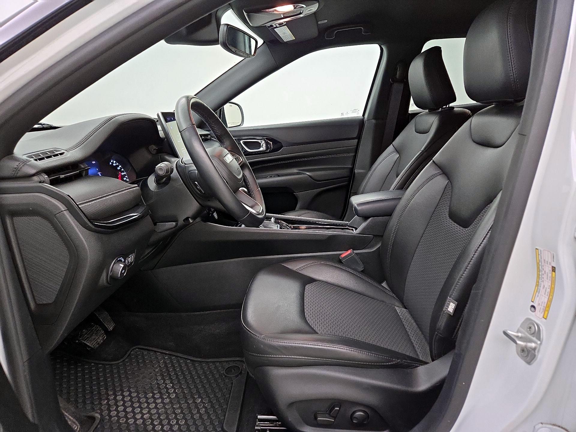 Thumbnail: 2022 Jeep Compass - 11