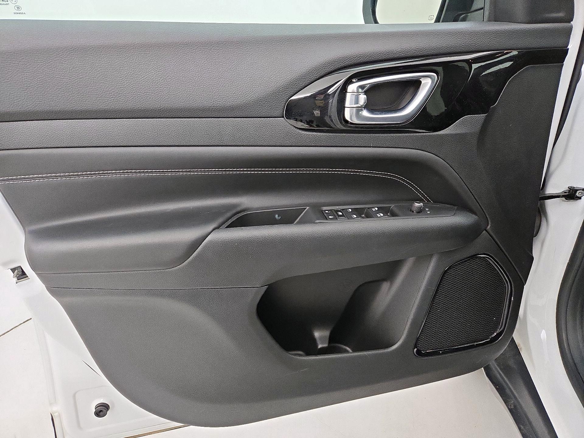 Thumbnail: 2022 Jeep Compass - 12