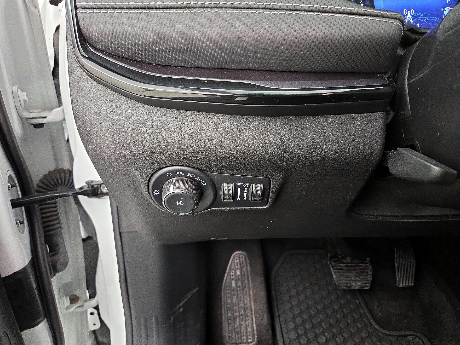 Thumbnail: 2022 Jeep Compass - 13