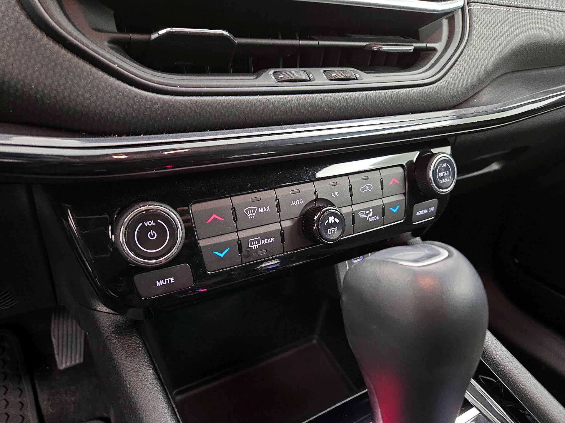 Thumbnail: 2022 Jeep Compass - 16