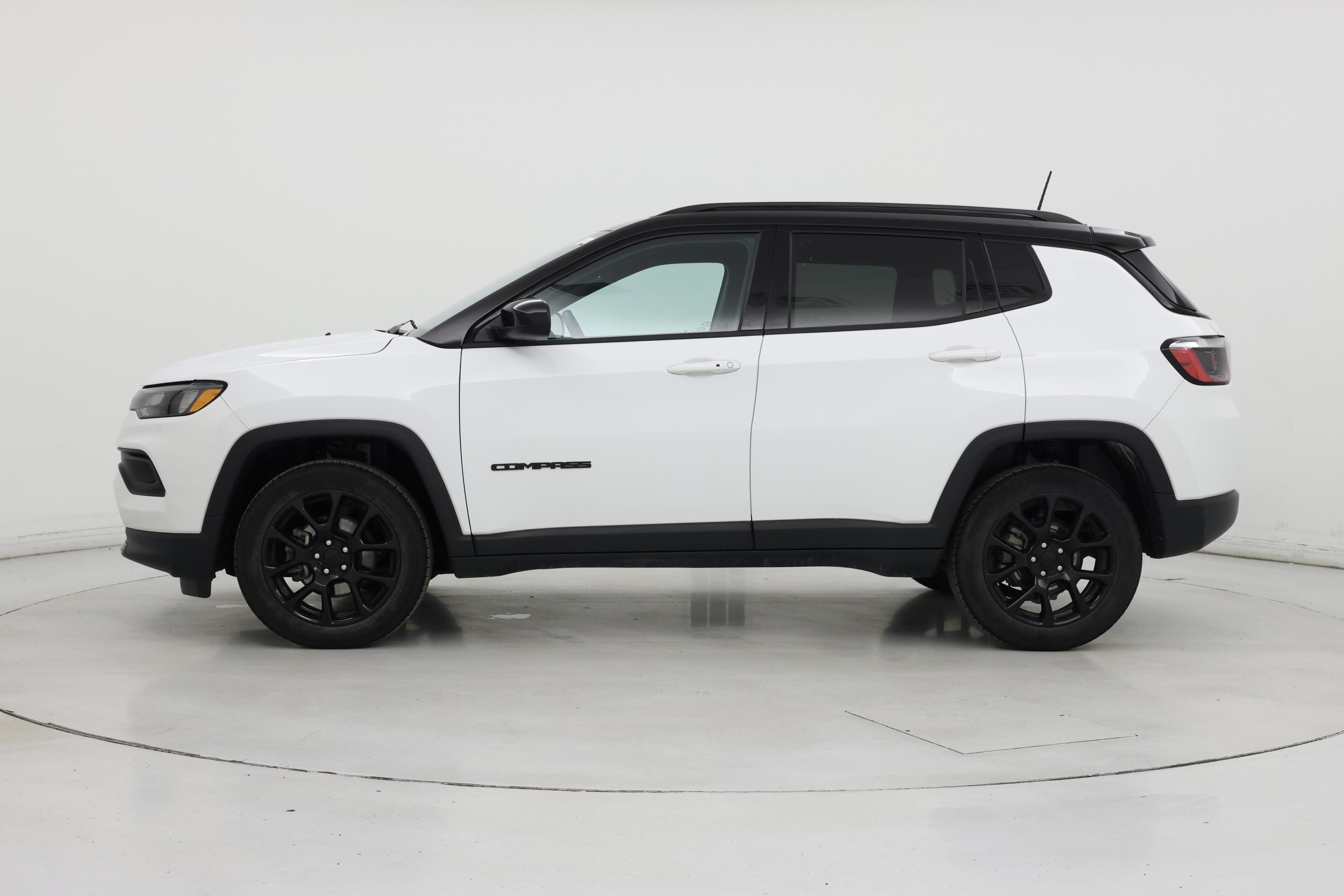 Thumbnail: 2022 Jeep Compass - 3