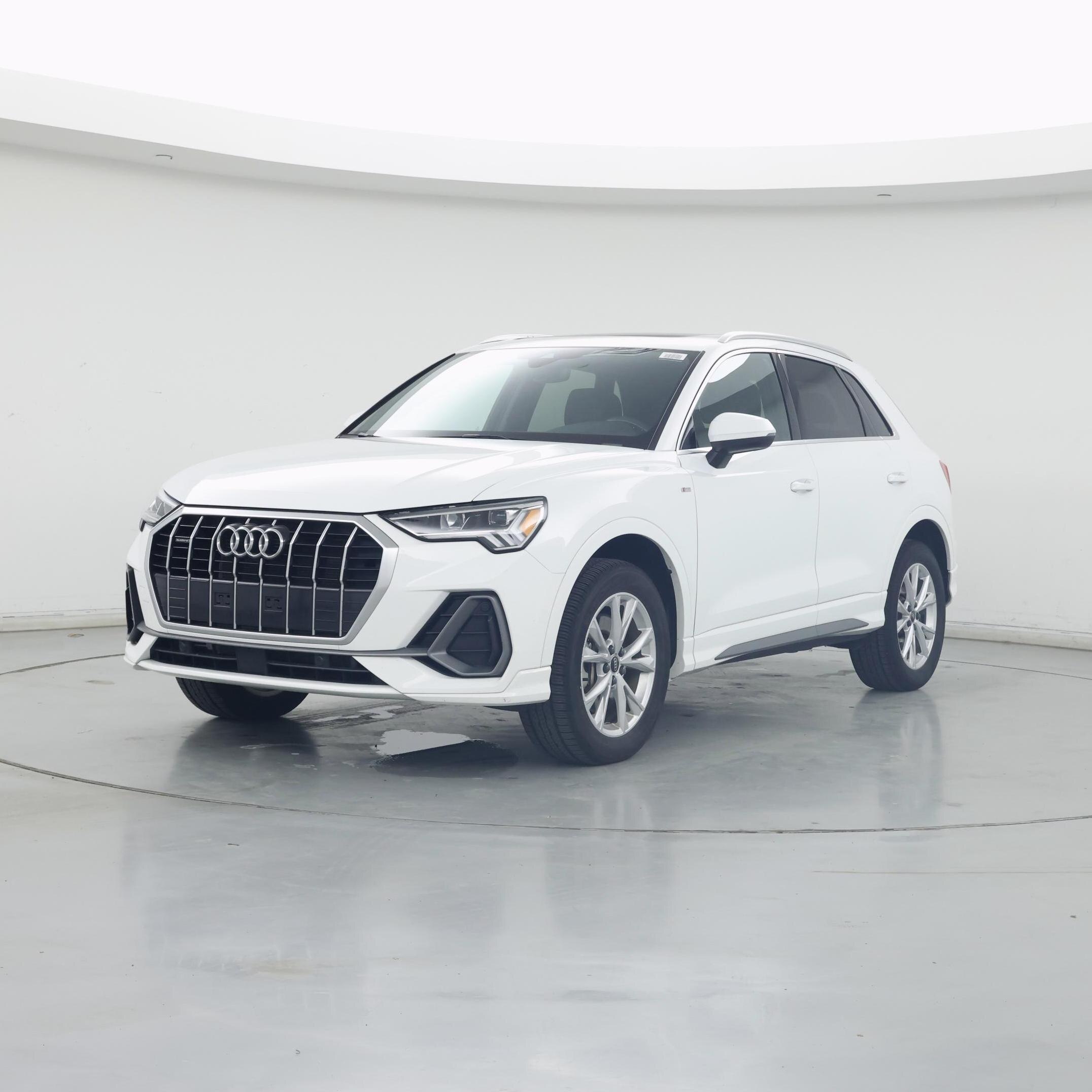 Thumbnail: 2023 Audi Q3 - 4