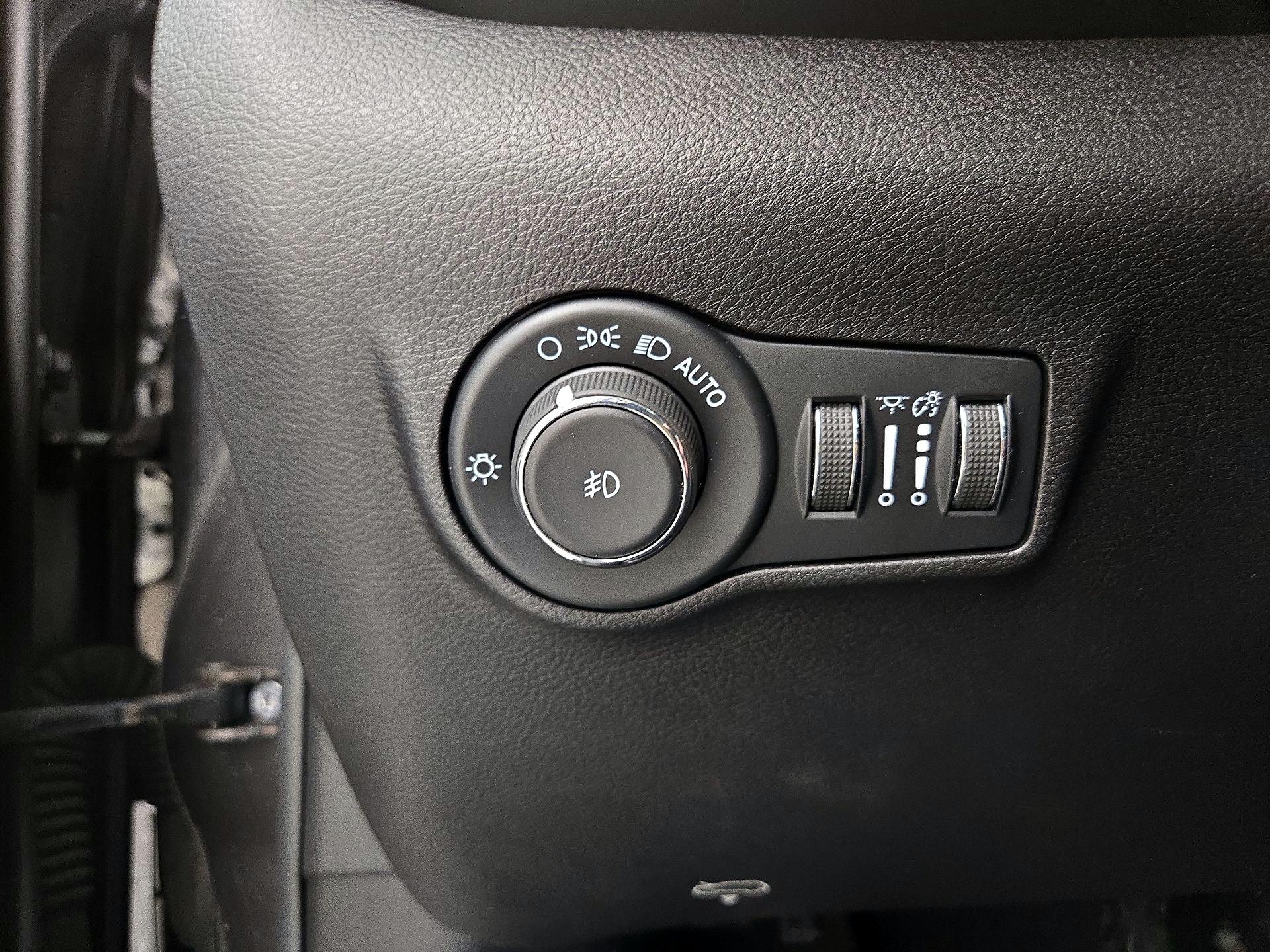 Thumbnail: 2022 Jeep Compass - 13