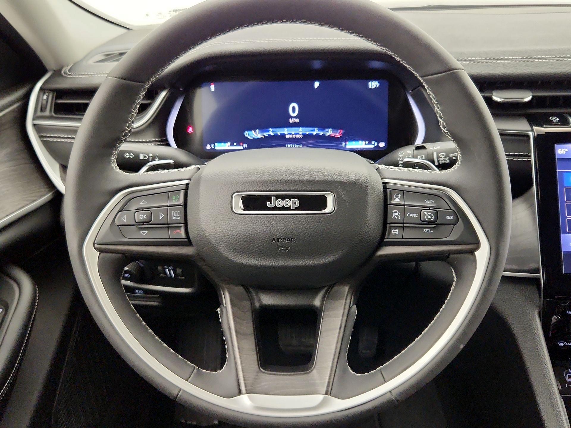 Thumbnail: 2023 Jeep Grand Cherokee - 10