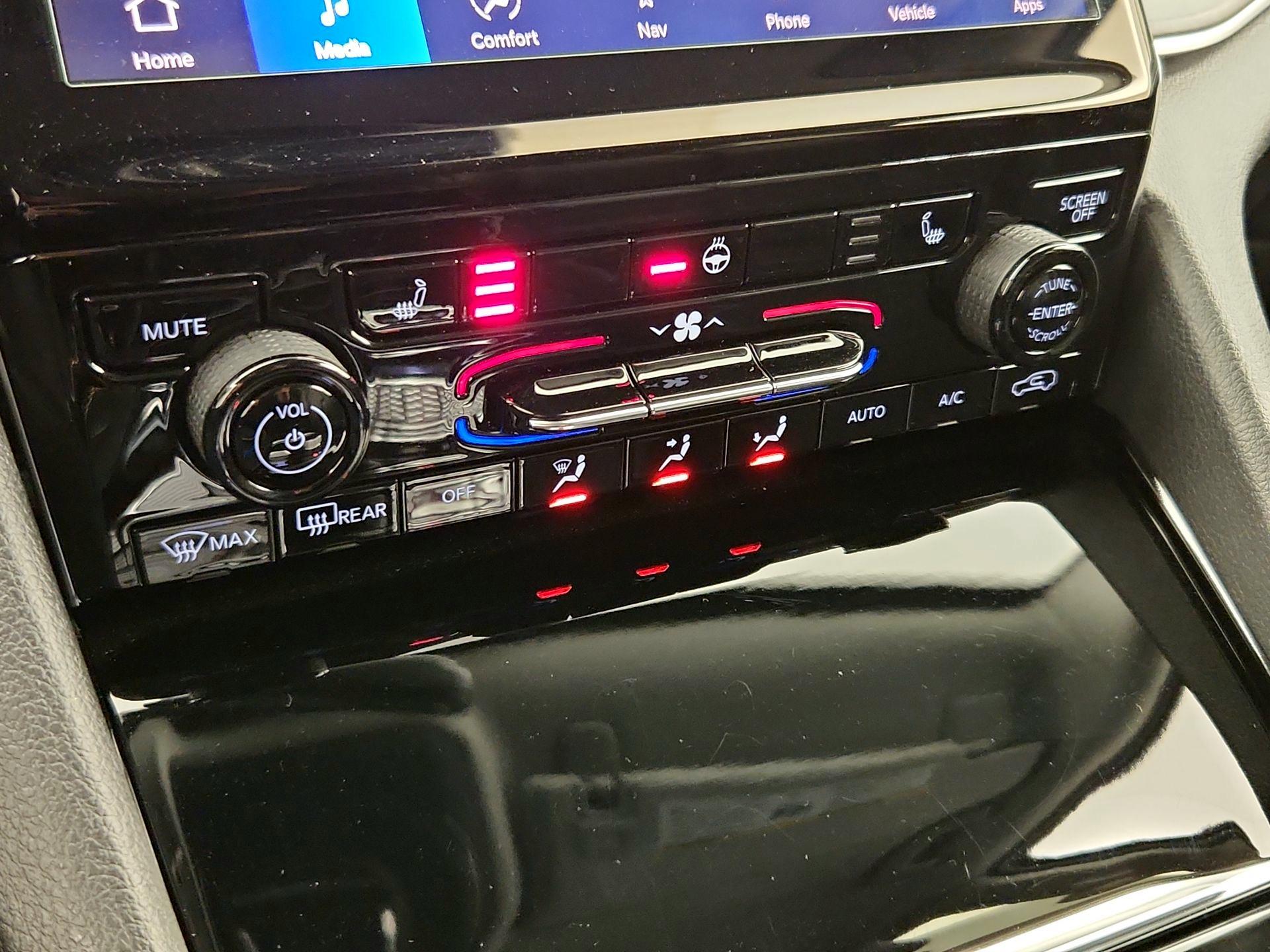 Thumbnail: 2023 Jeep Grand Cherokee - 17