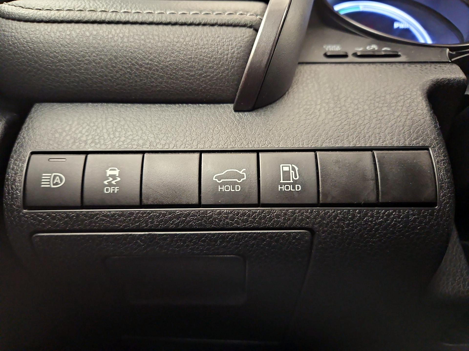 Thumbnail: 2021 Toyota Camry - 13