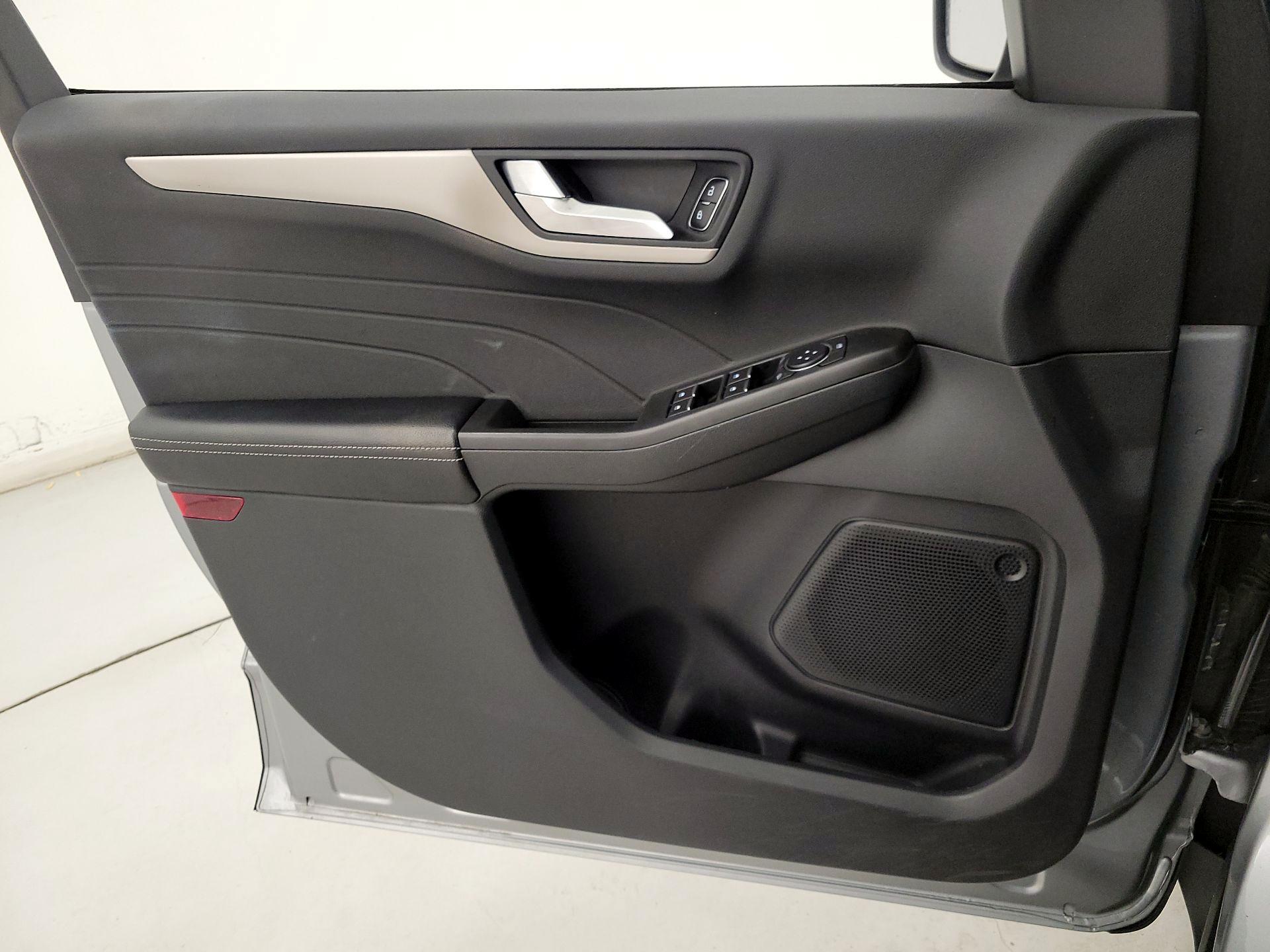 Thumbnail: 2022 Ford Escape - 12