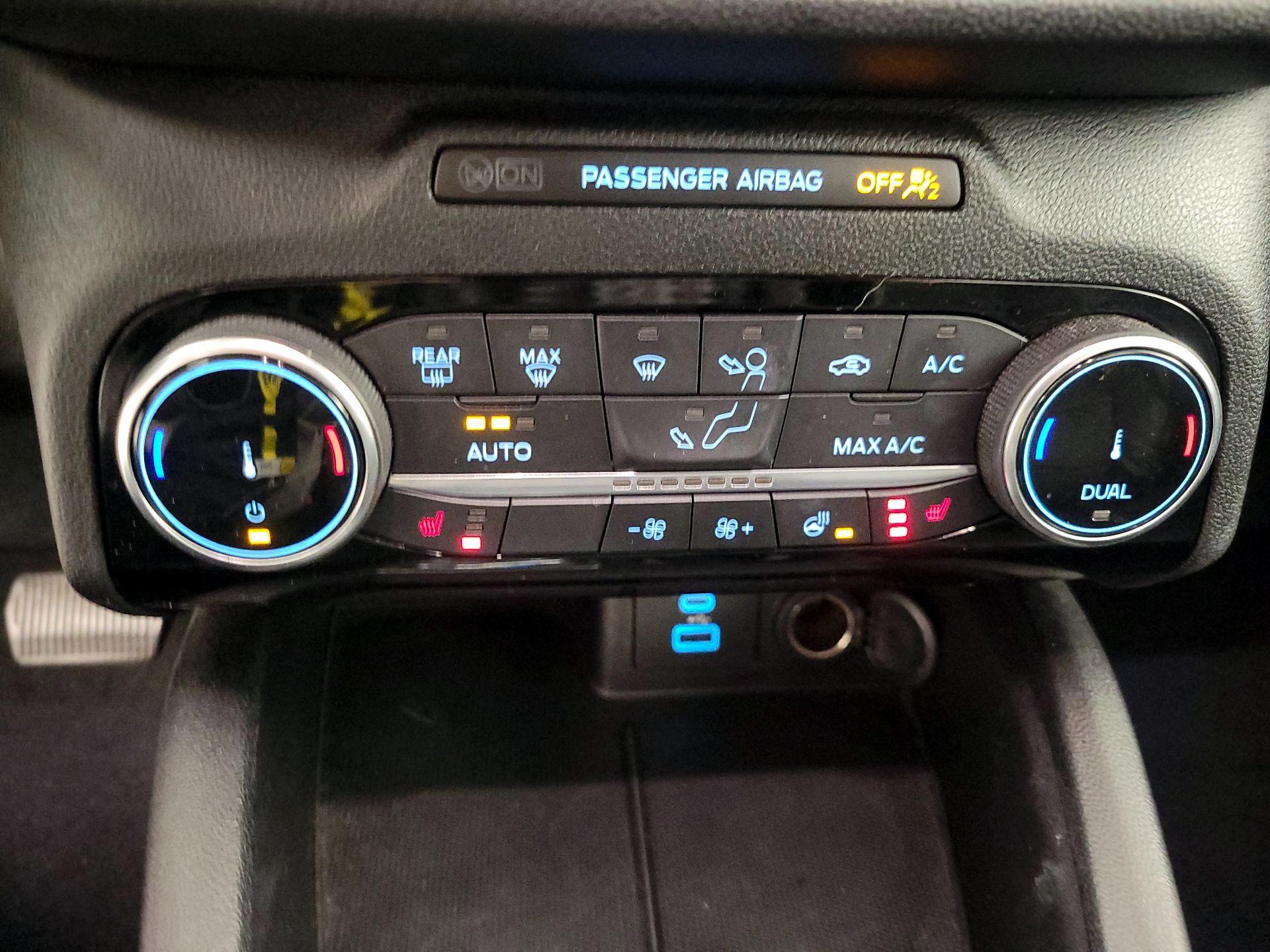 Thumbnail: 2022 Ford Escape - 16