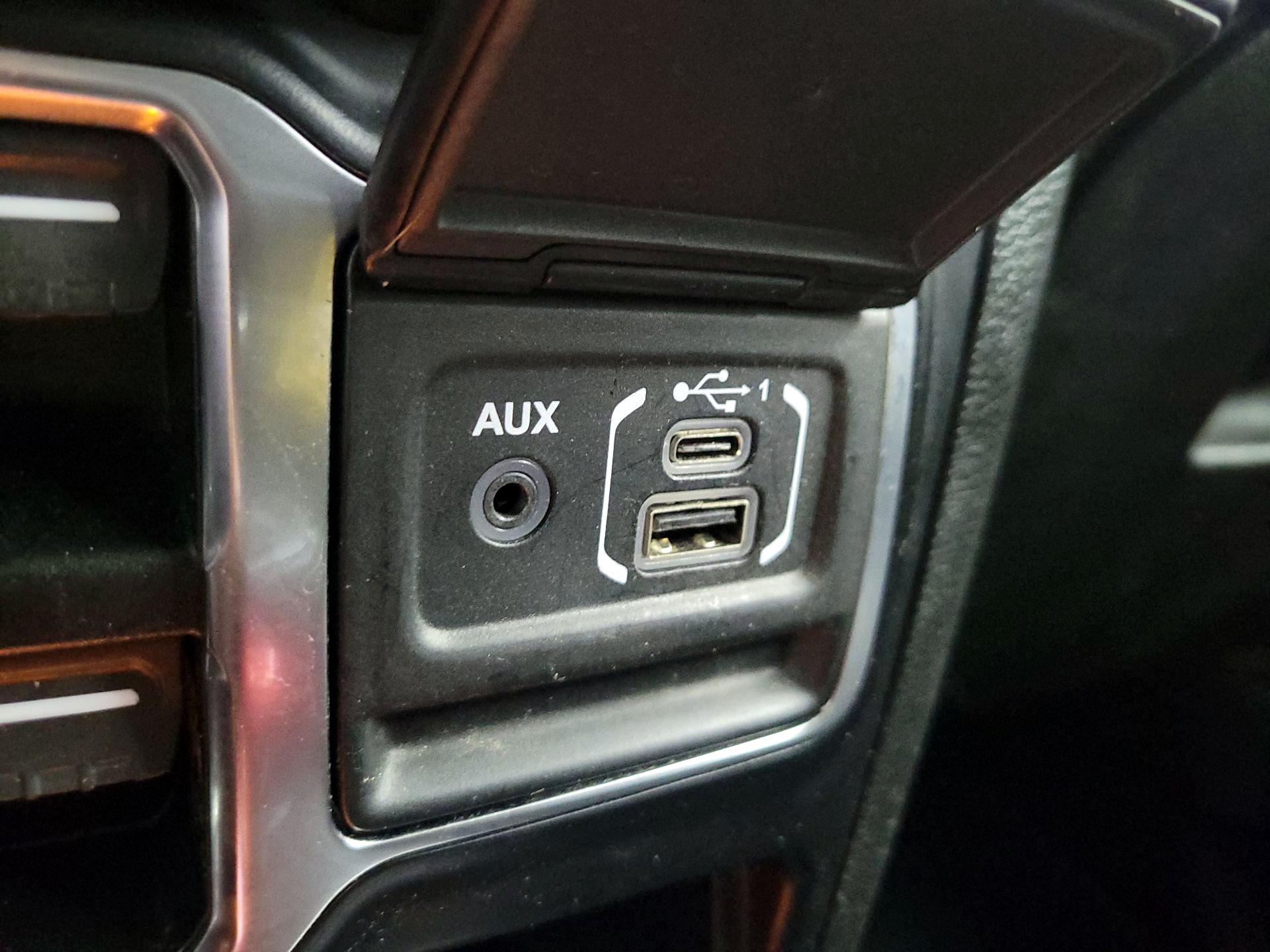 Thumbnail: 2021 Jeep Wrangler - 18