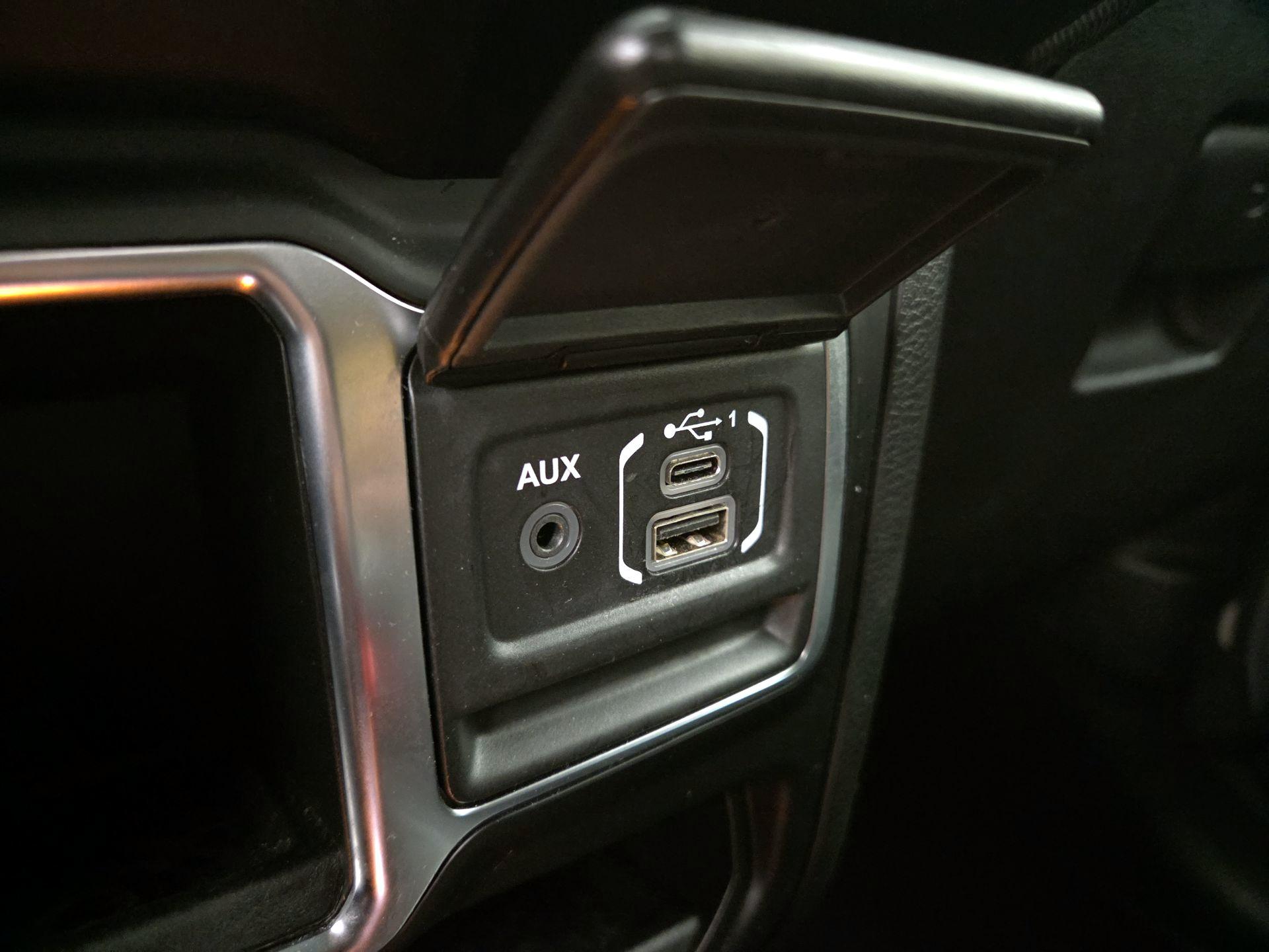 Thumbnail: 2021 Jeep Gladiator - 18