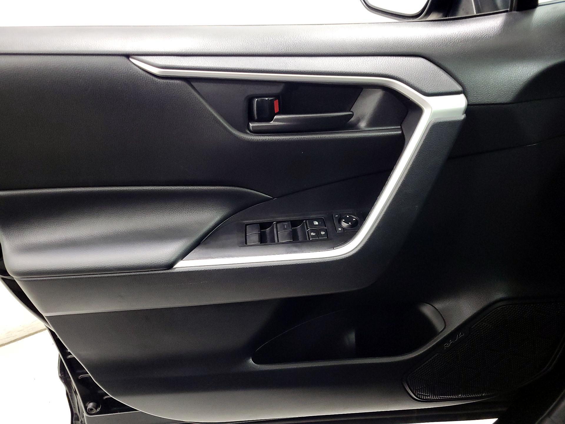 Thumbnail: 2024 Toyota RAV4 - 12