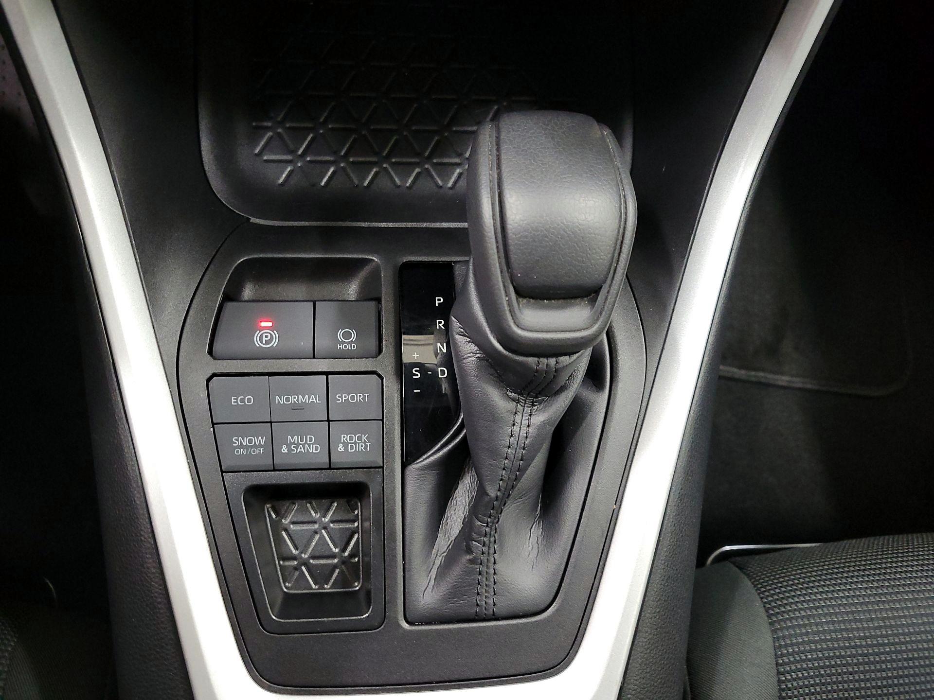 Thumbnail: 2024 Toyota RAV4 - 17