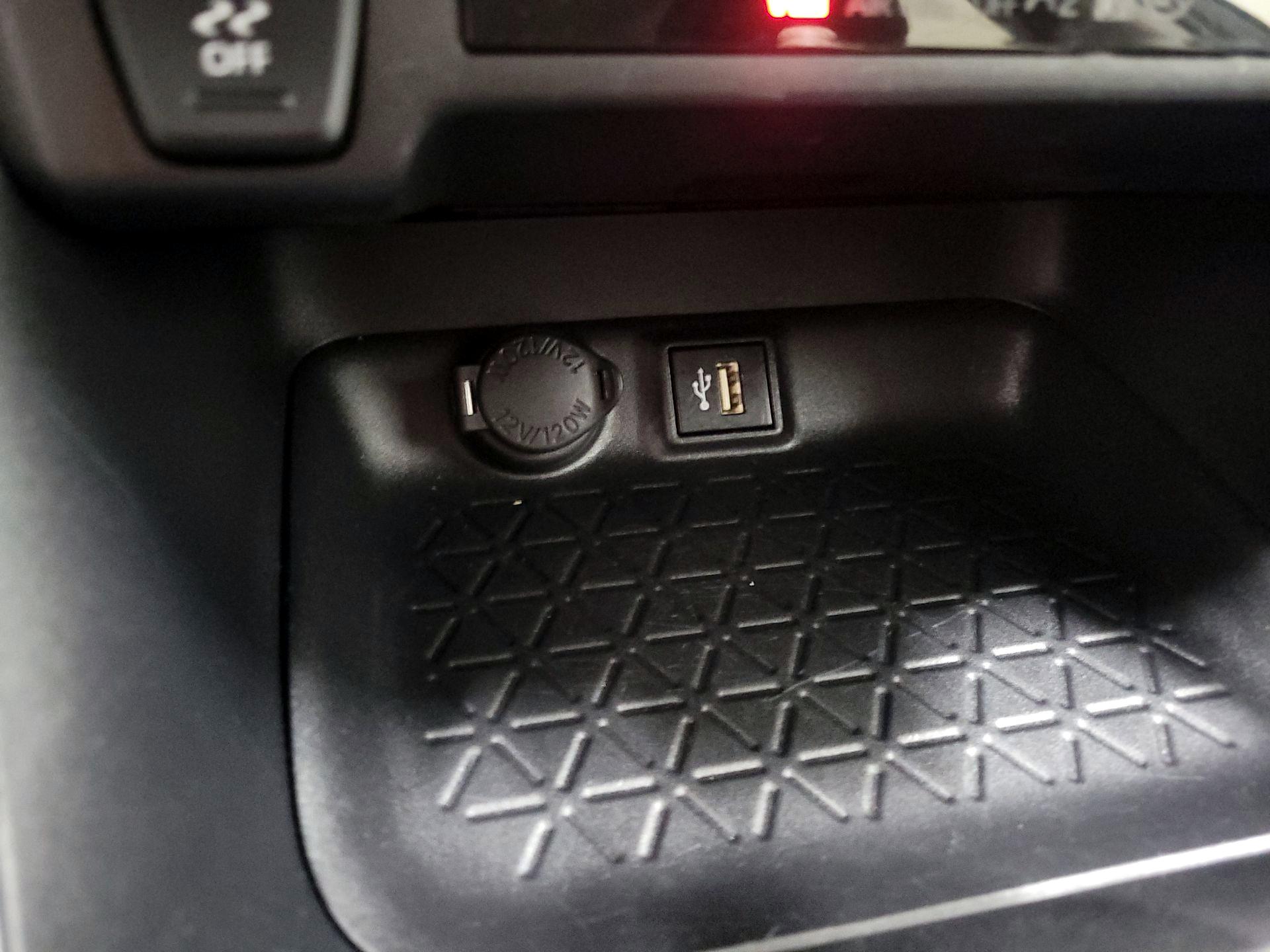 Thumbnail: 2024 Toyota RAV4 - 18