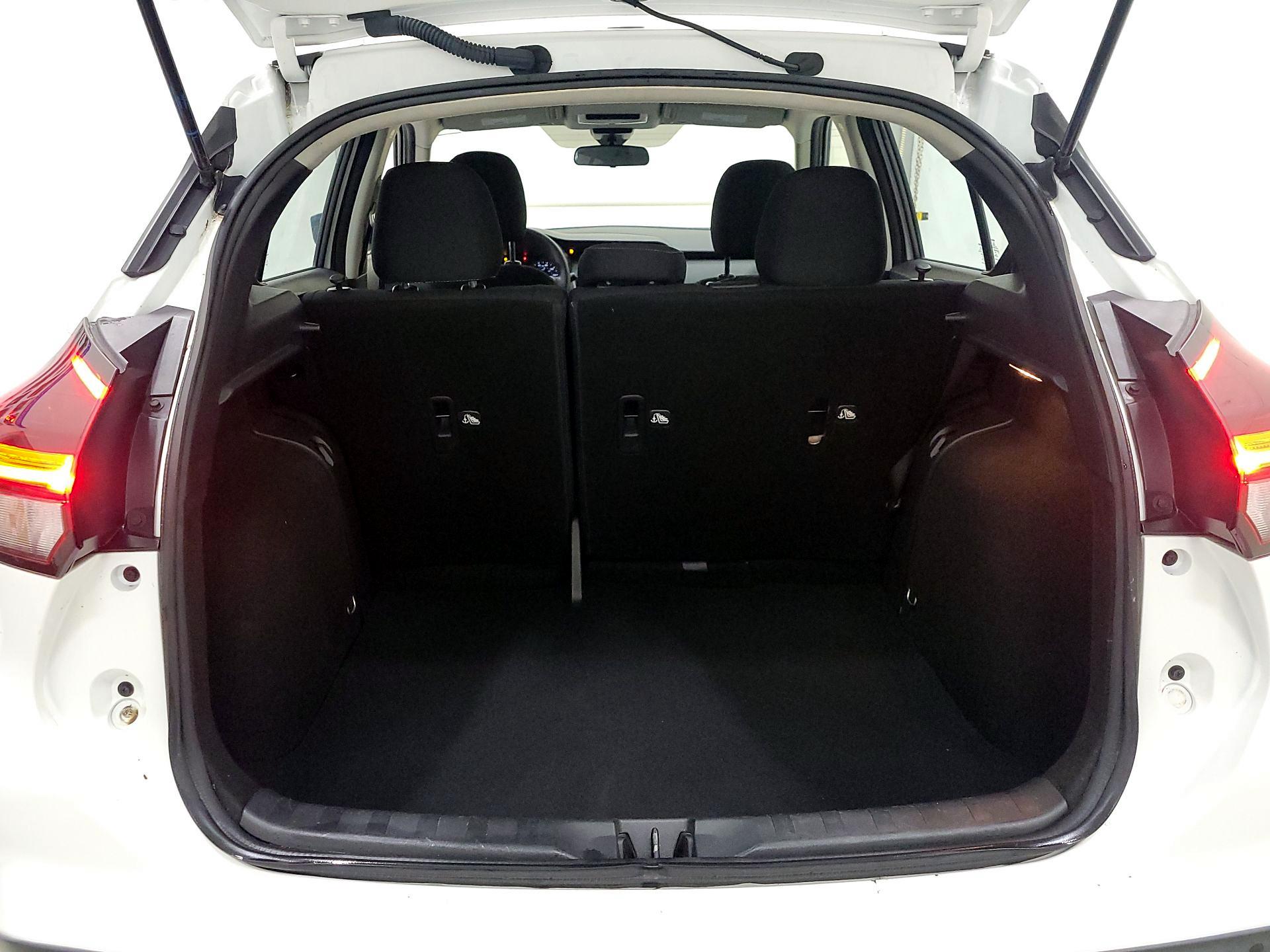 Thumbnail: 2021 Nissan Kicks - 19