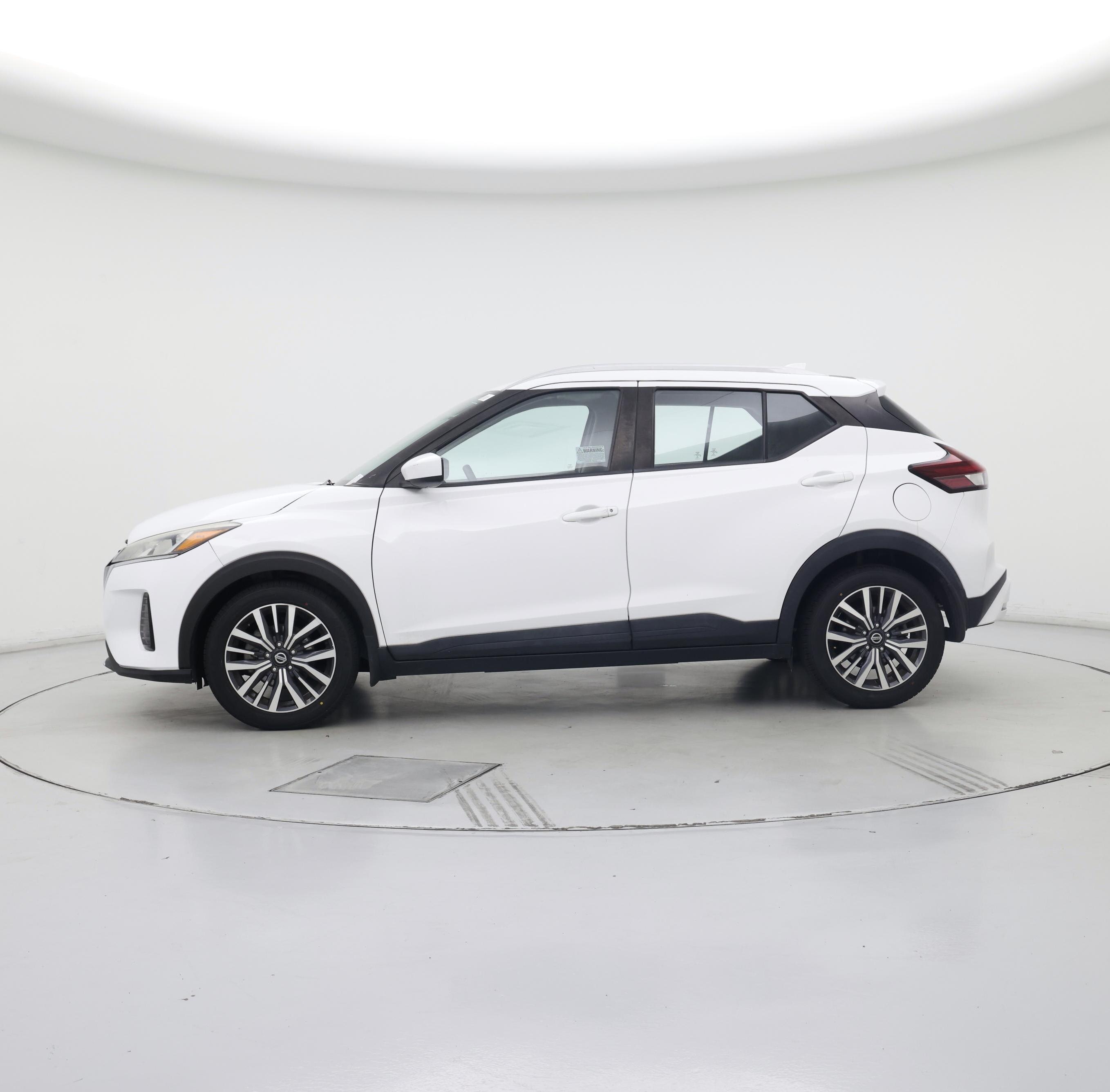 Thumbnail: 2021 Nissan Kicks - 3