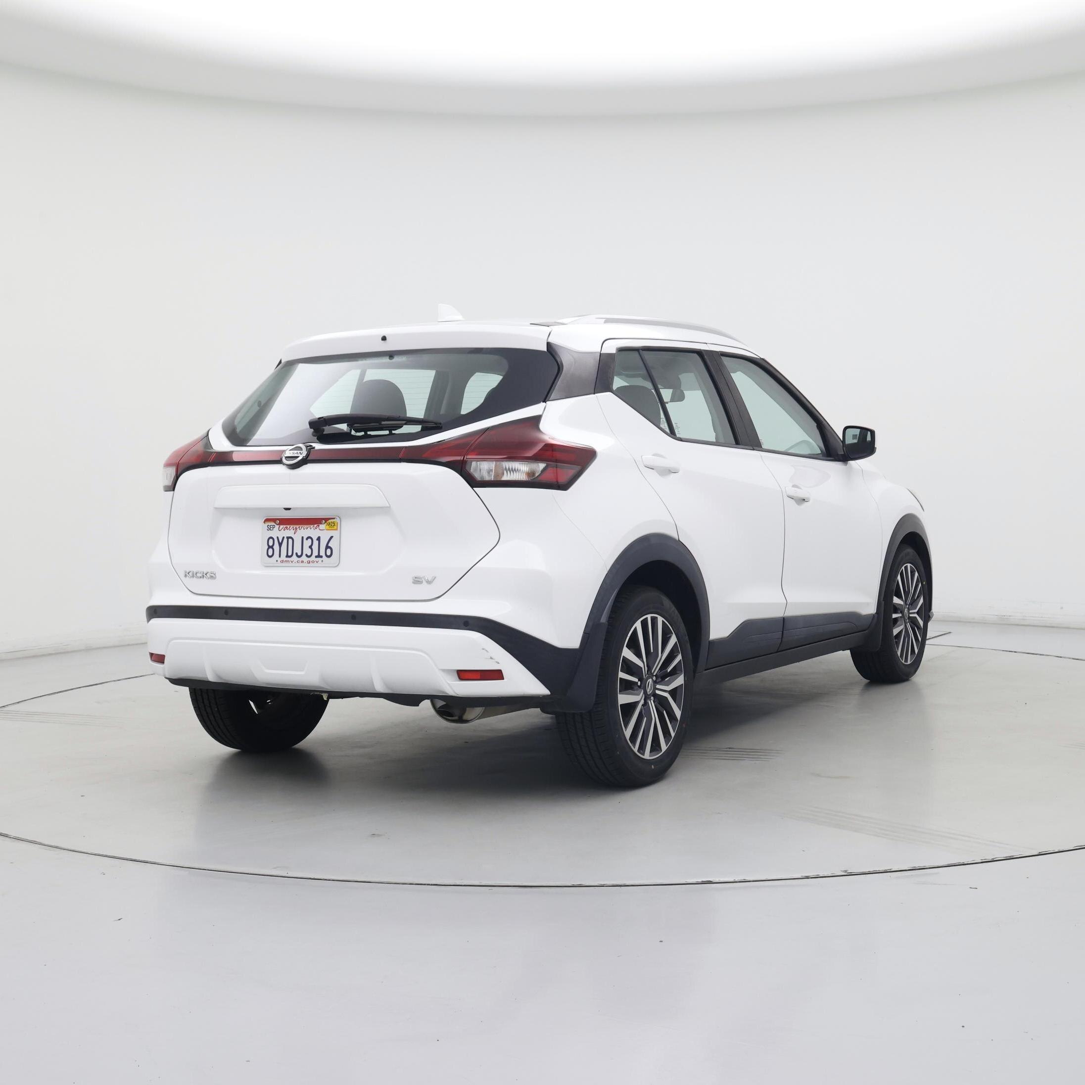 Thumbnail: 2021 Nissan Kicks - 8