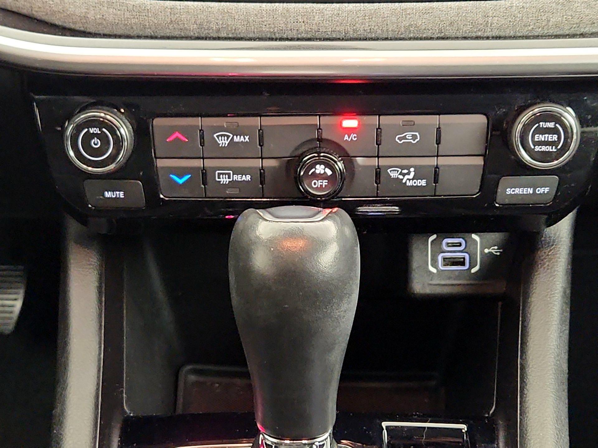 Thumbnail: 2022 Jeep Compass - 16