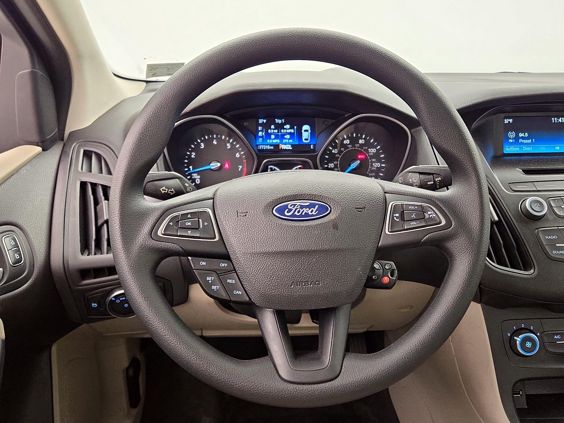 Thumbnail: 2016 Ford Focus - 10