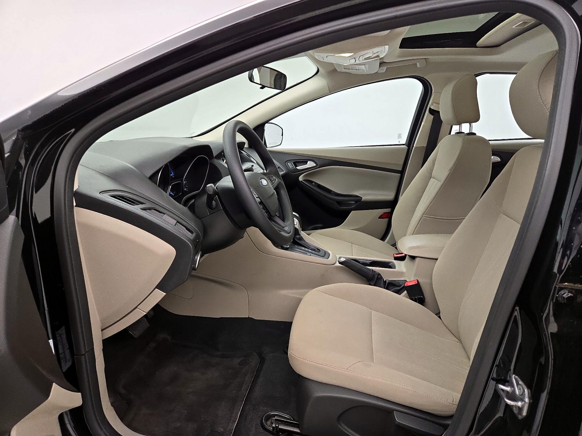 Thumbnail: 2016 Ford Focus - 11