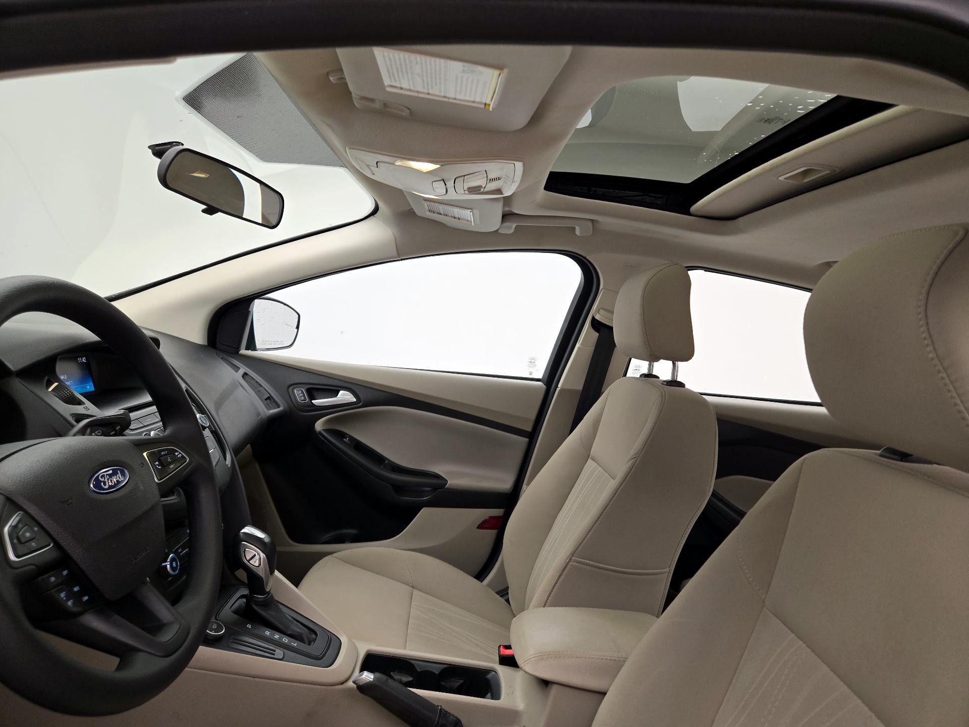 Thumbnail: 2016 Ford Focus - 19