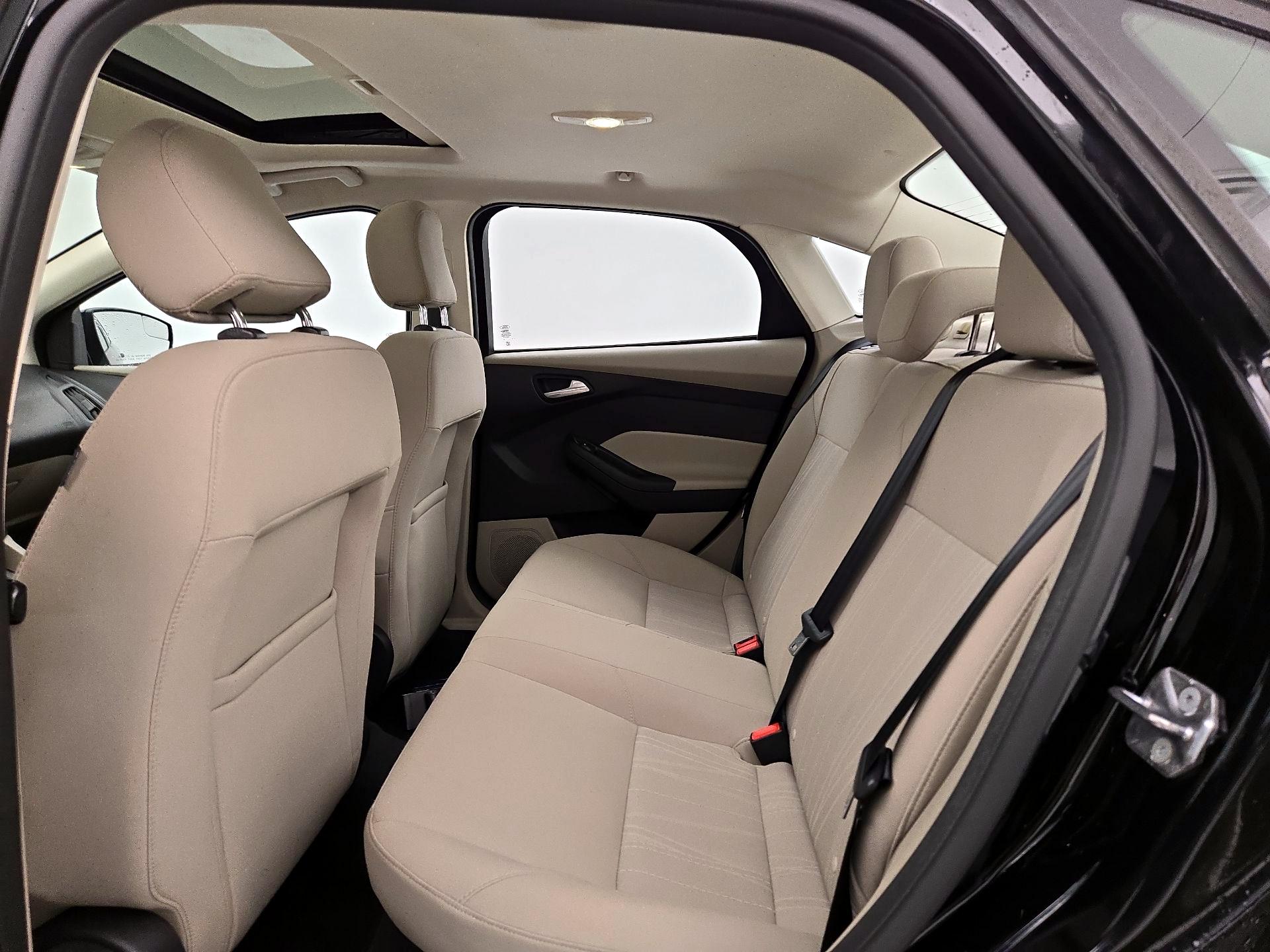 Thumbnail: 2016 Ford Focus - 20