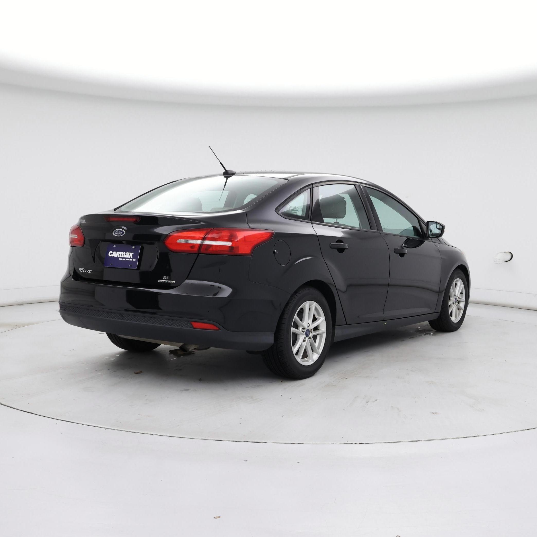 Thumbnail: 2016 Ford Focus - 8