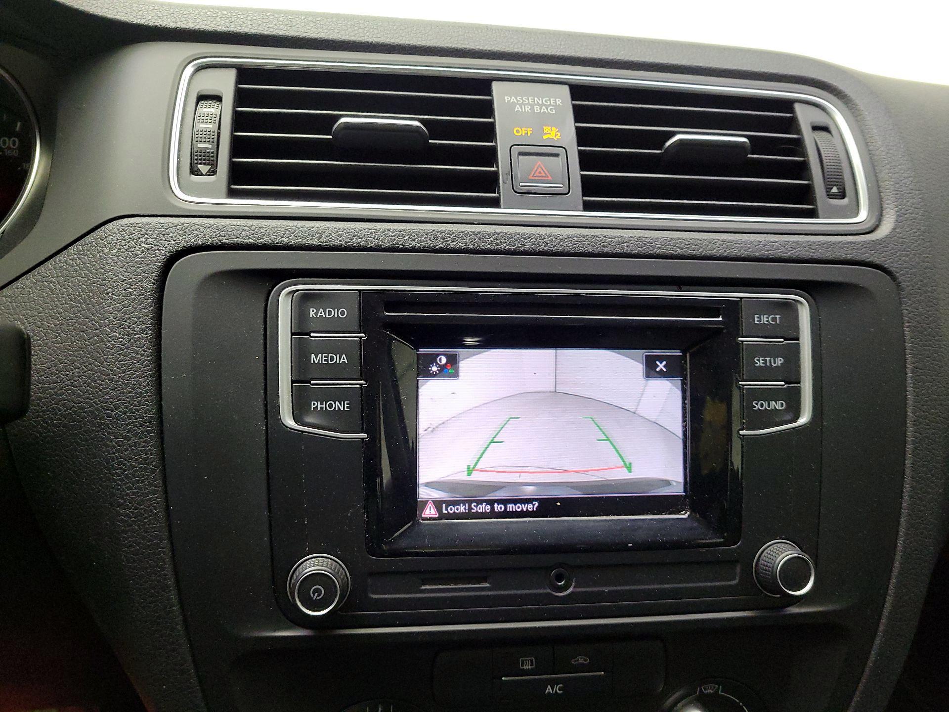 Thumbnail: 2017 Volkswagen Jetta - 14