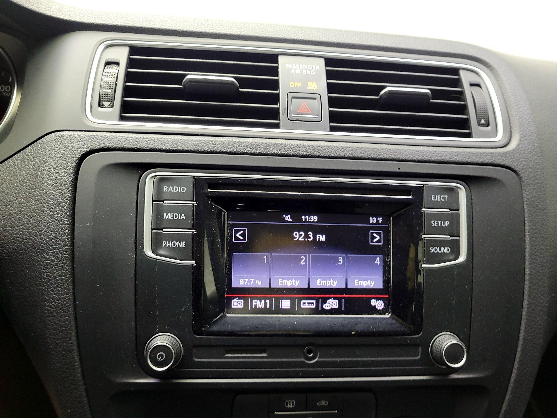 Thumbnail: 2017 Volkswagen Jetta - 15