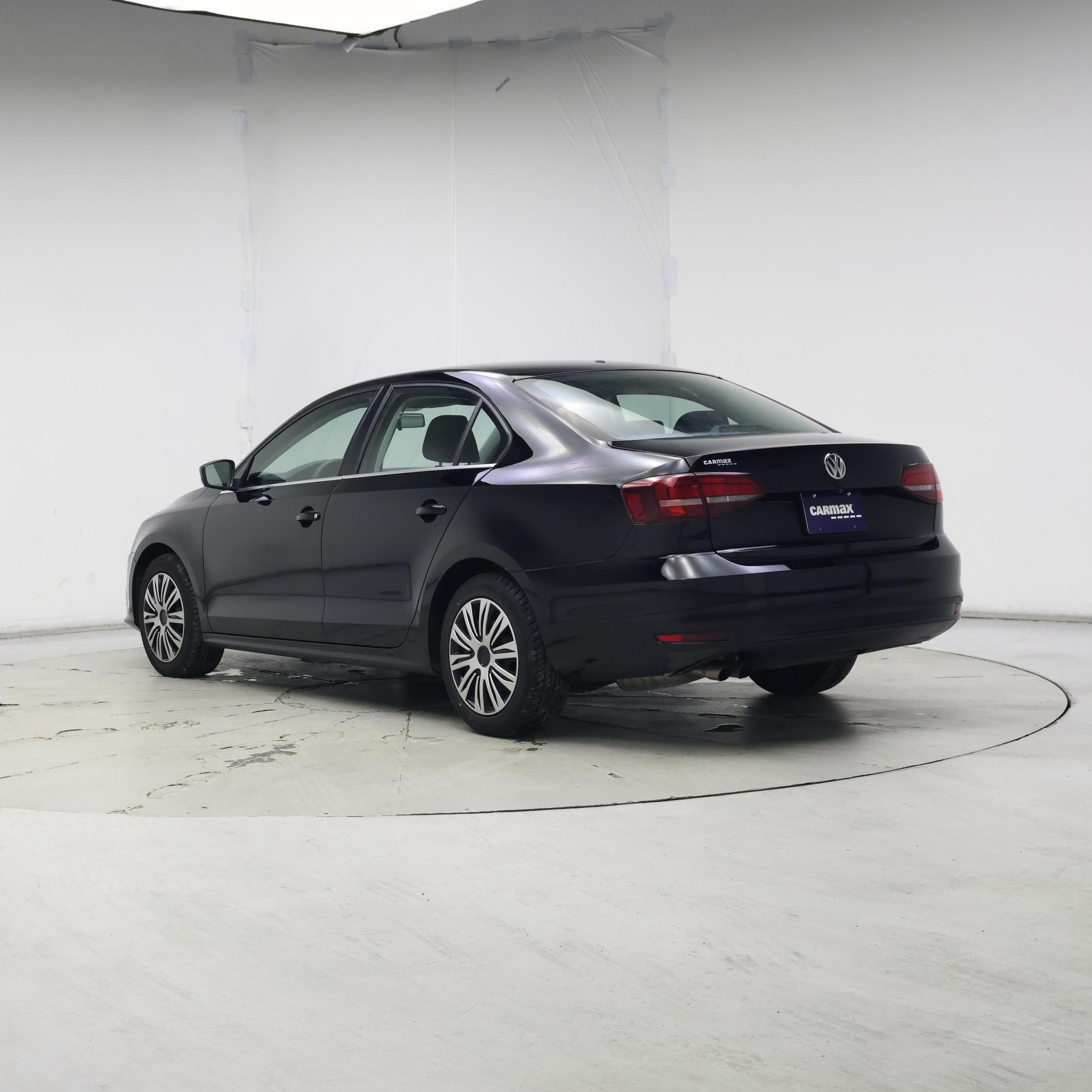 Thumbnail: 2017 Volkswagen Jetta - 2