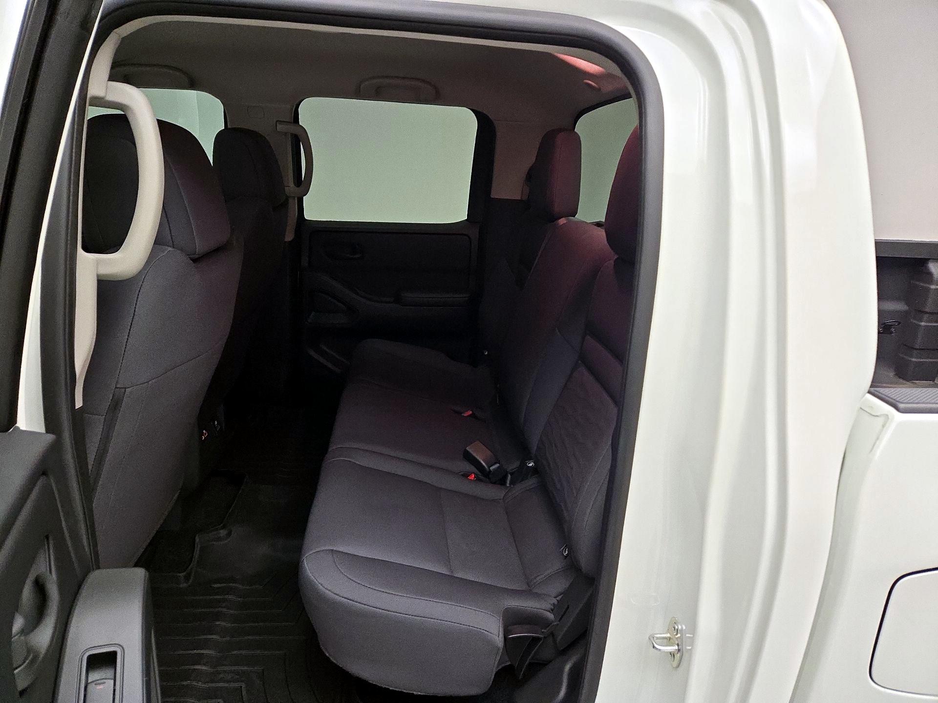 Thumbnail: 2025 Nissan Frontier - 17