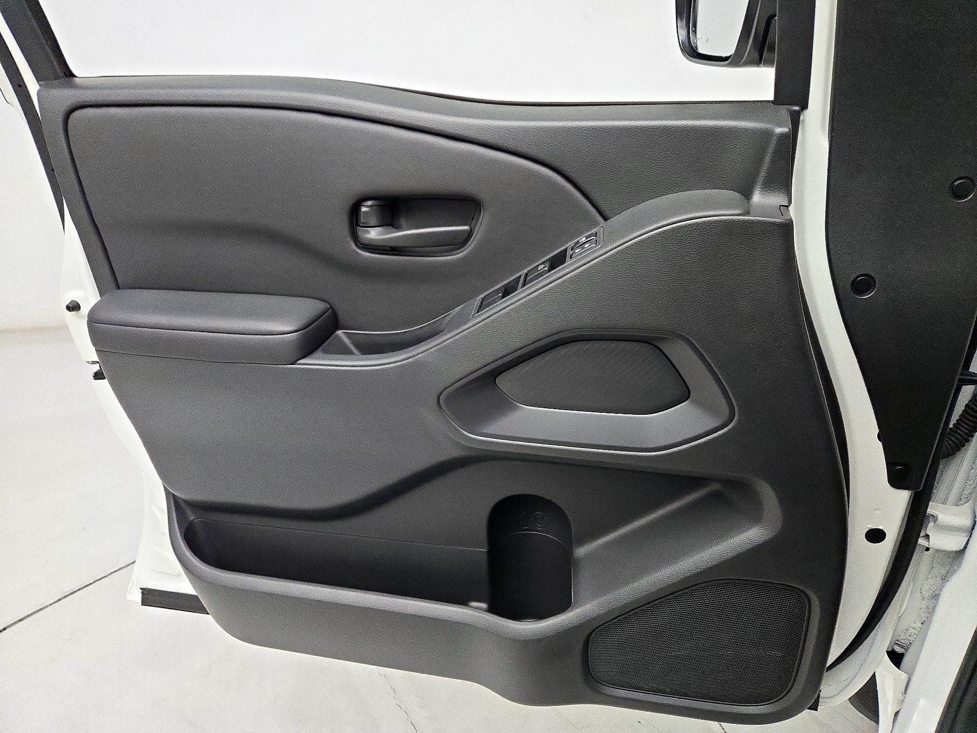 Thumbnail: 2025 Nissan Frontier - 12