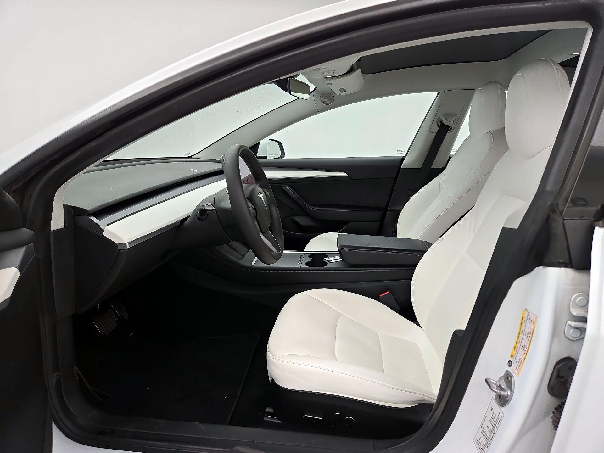 Thumbnail: 2022 Tesla Model 3 - 11