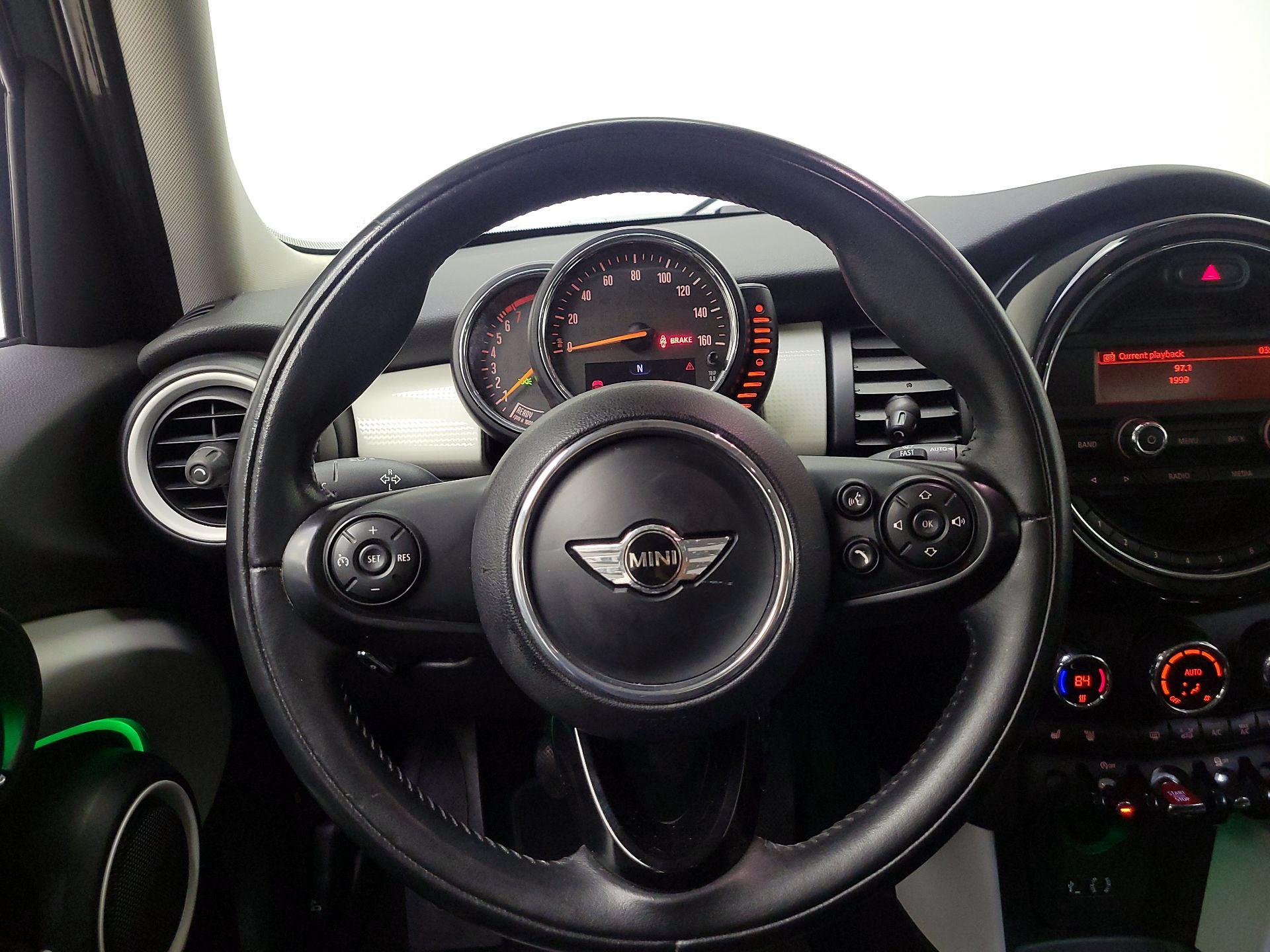 Thumbnail: 2015 MINI Cooper Hardtop - 10