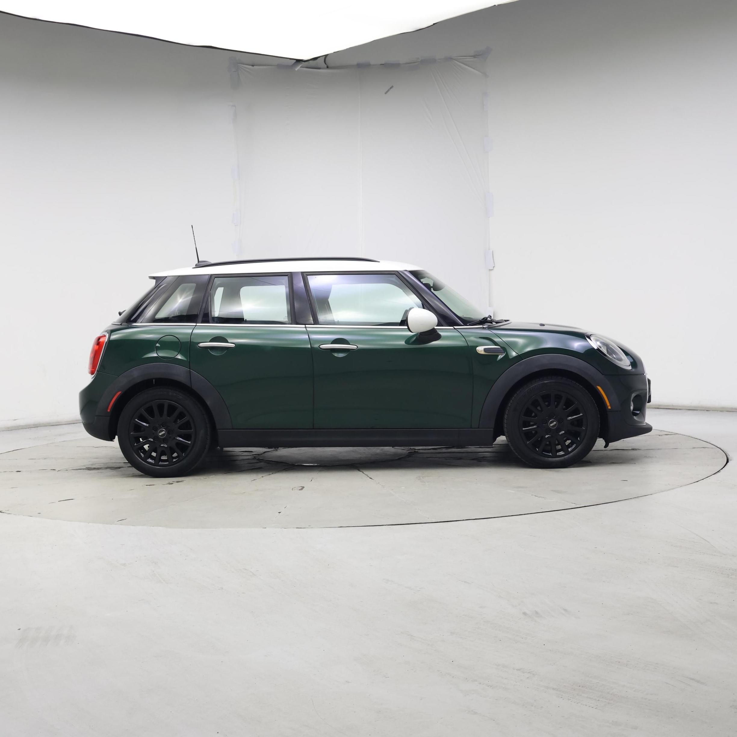 Thumbnail: 2015 MINI Cooper Hardtop - 7