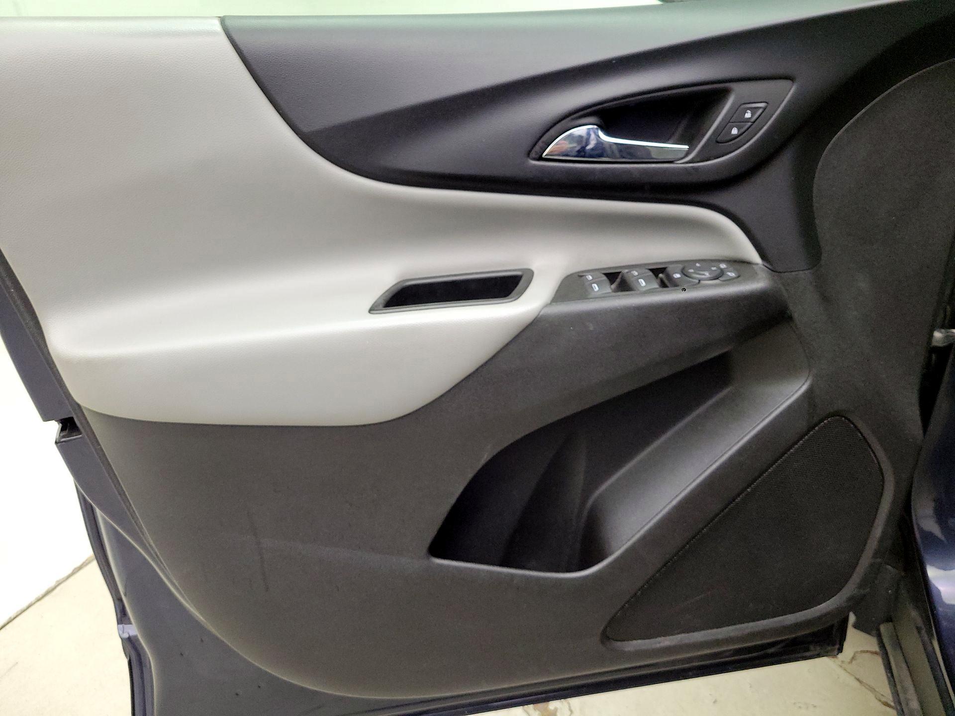 Thumbnail: 2018 Chevrolet Equinox - 12