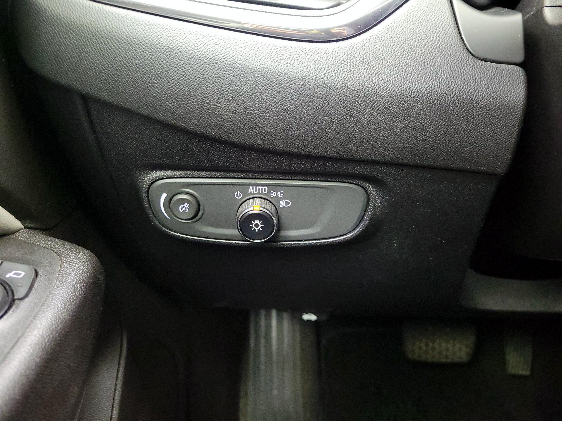 Thumbnail: 2018 Chevrolet Equinox - 13