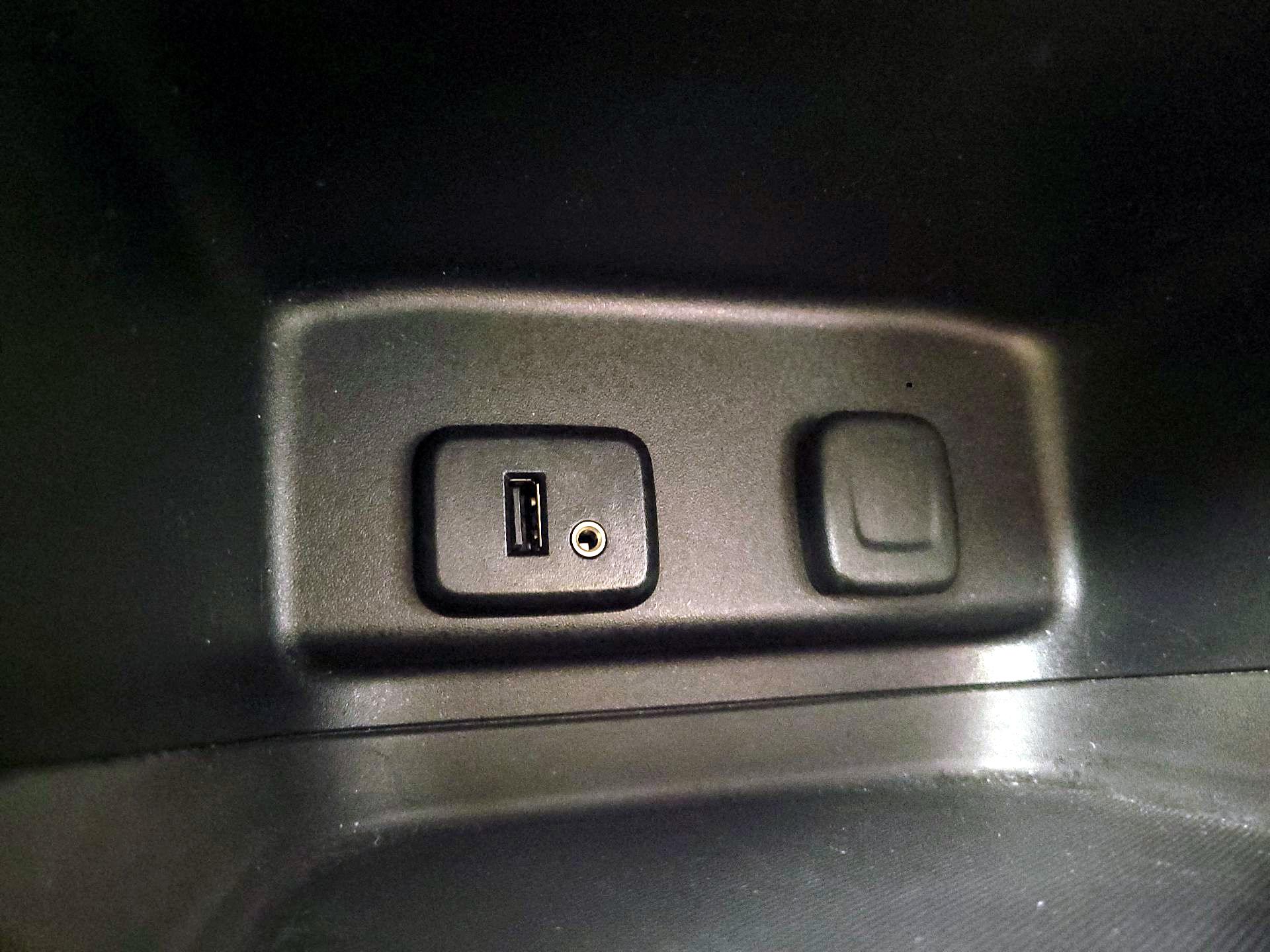 Thumbnail: 2018 Chevrolet Equinox - 18