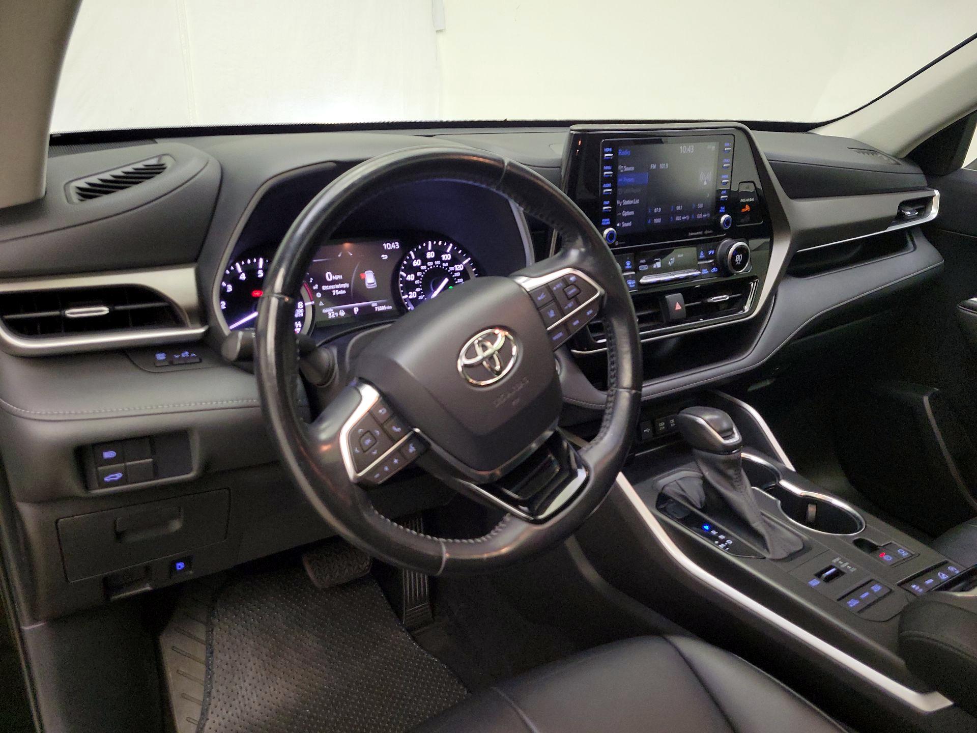 Thumbnail: 2021 Toyota Highlander - 9