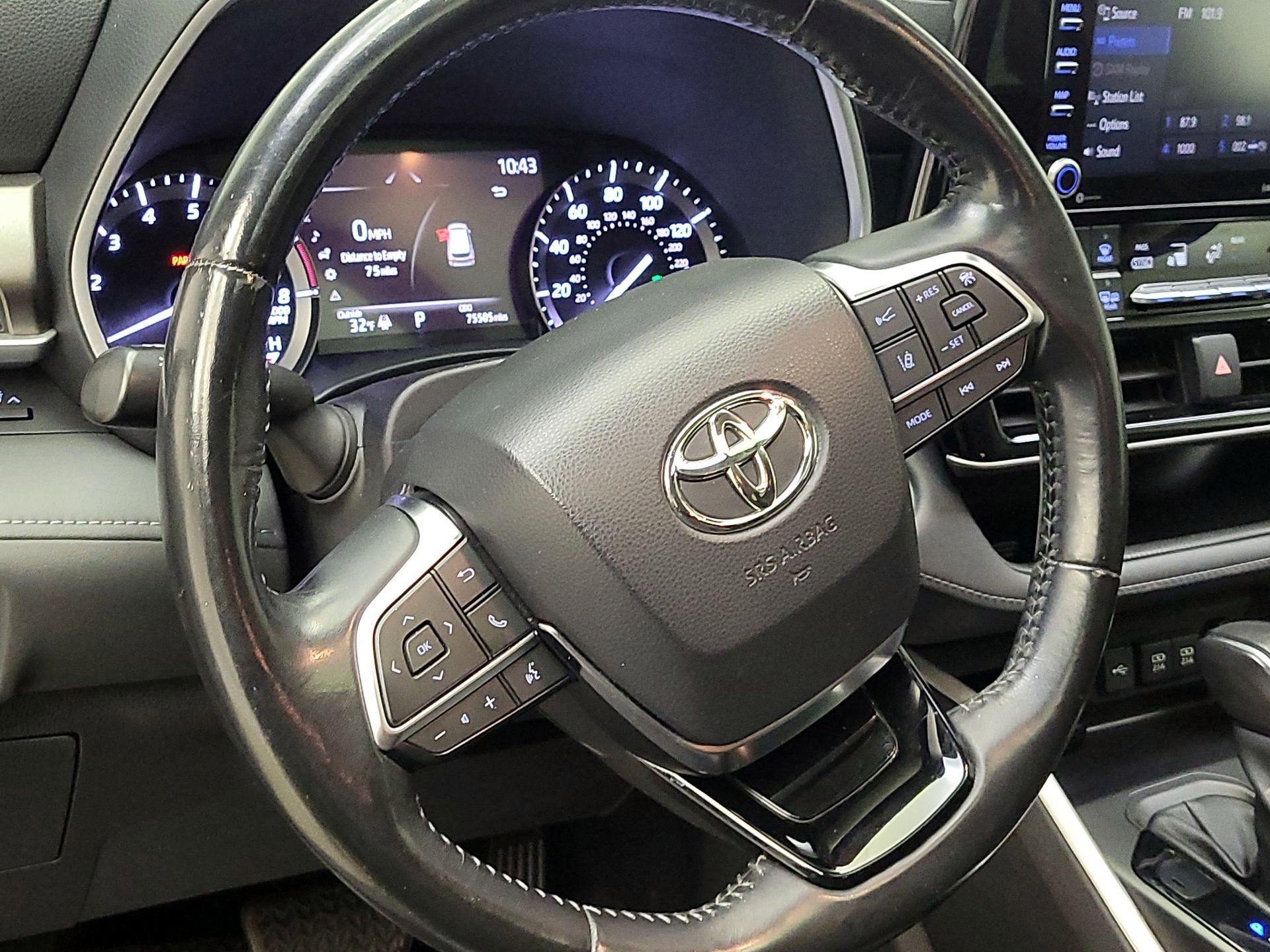 Thumbnail: 2021 Toyota Highlander - 10