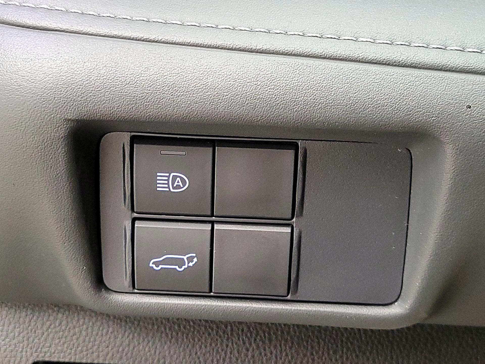 Thumbnail: 2021 Toyota Highlander - 13