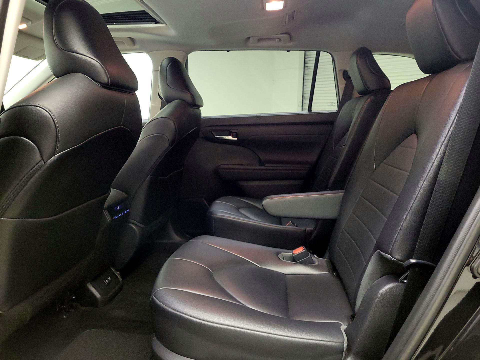 Thumbnail: 2021 Toyota Highlander - 20